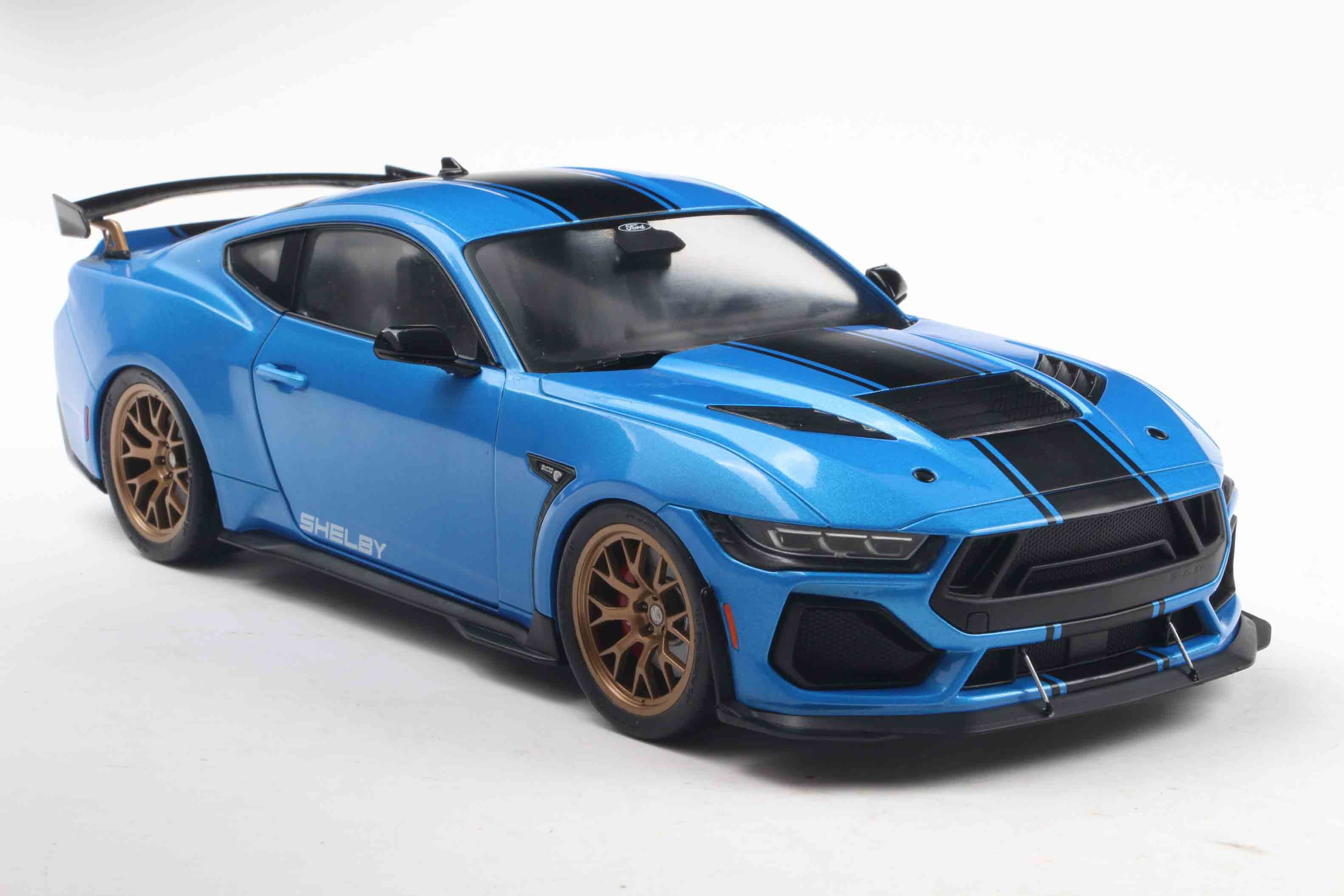 Solido 1:18 Diecast - 2025 Ford Mustang Shelby Super Snake Coupe, Blue Metallic/Black - S1813802