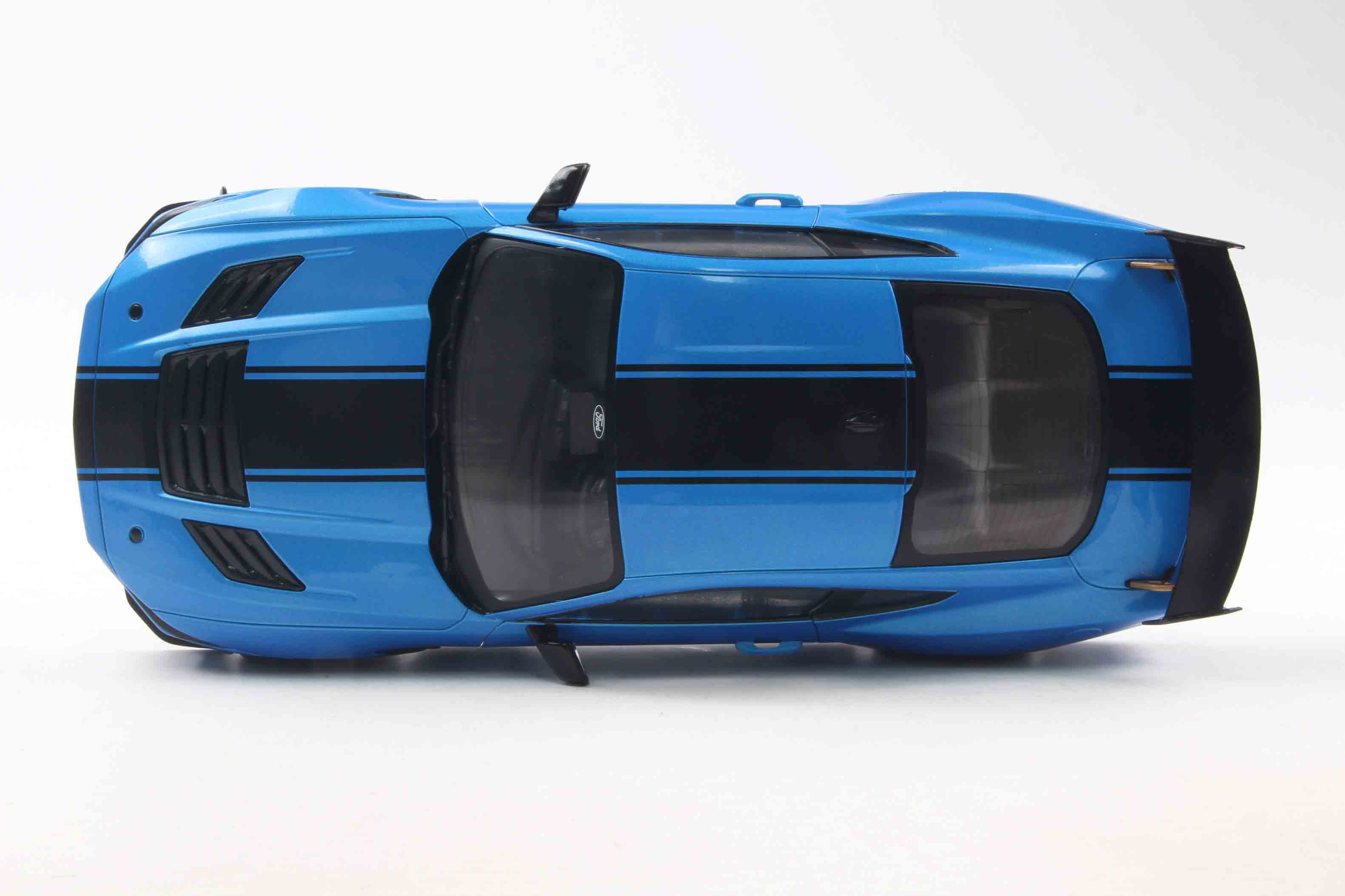 Solido 1:18 Diecast - 2025 Ford Mustang Shelby Super Snake Coupe, Blue Metallic/Black - S1813802