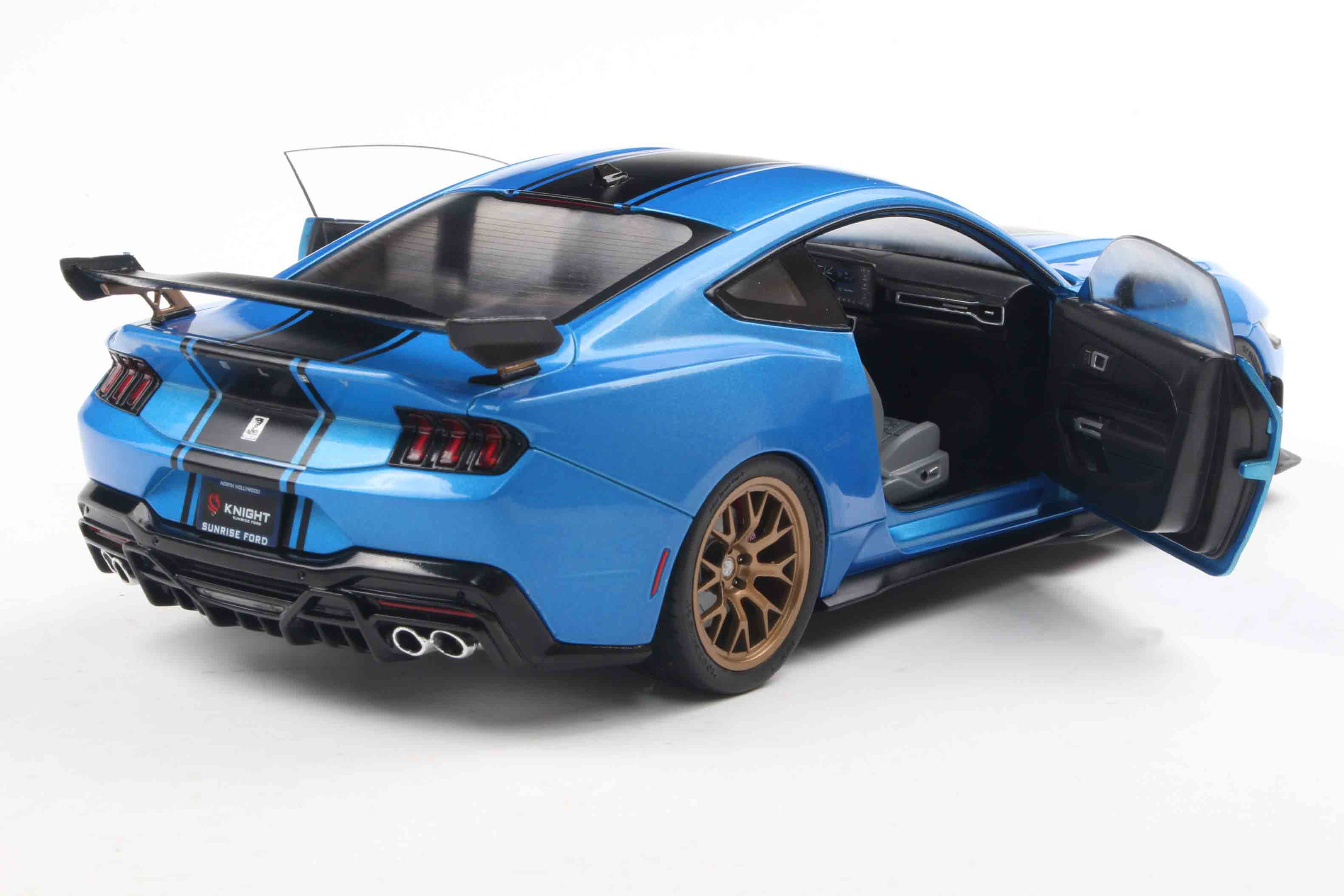 Solido 1:18 Diecast - 2025 Ford Mustang Shelby Super Snake Coupe, Blue Metallic/Black - S1813802
