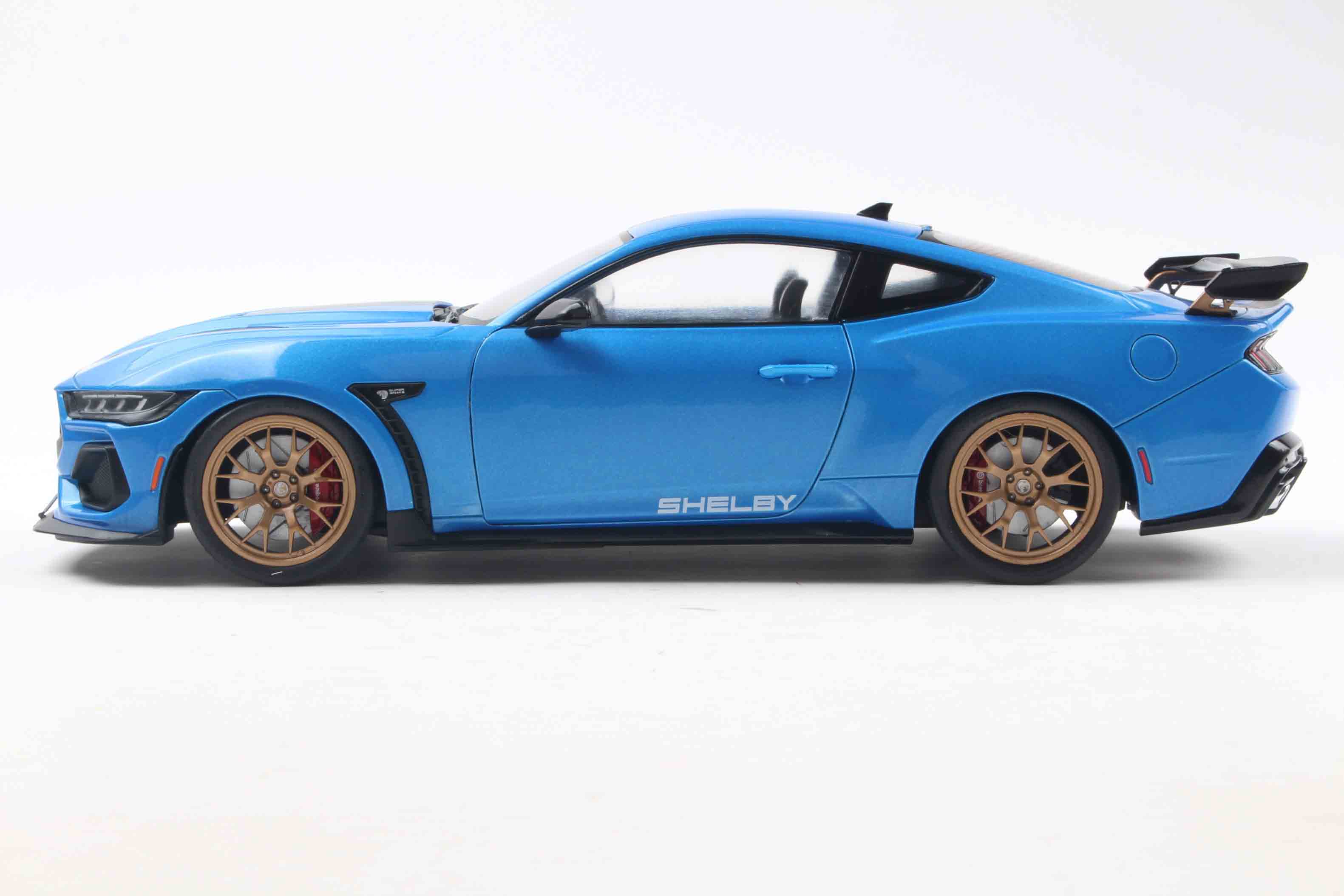 Solido 1:18 Diecast - 2025 Ford Mustang Shelby Super Snake Coupe, Blue Metallic/Black - S1813802