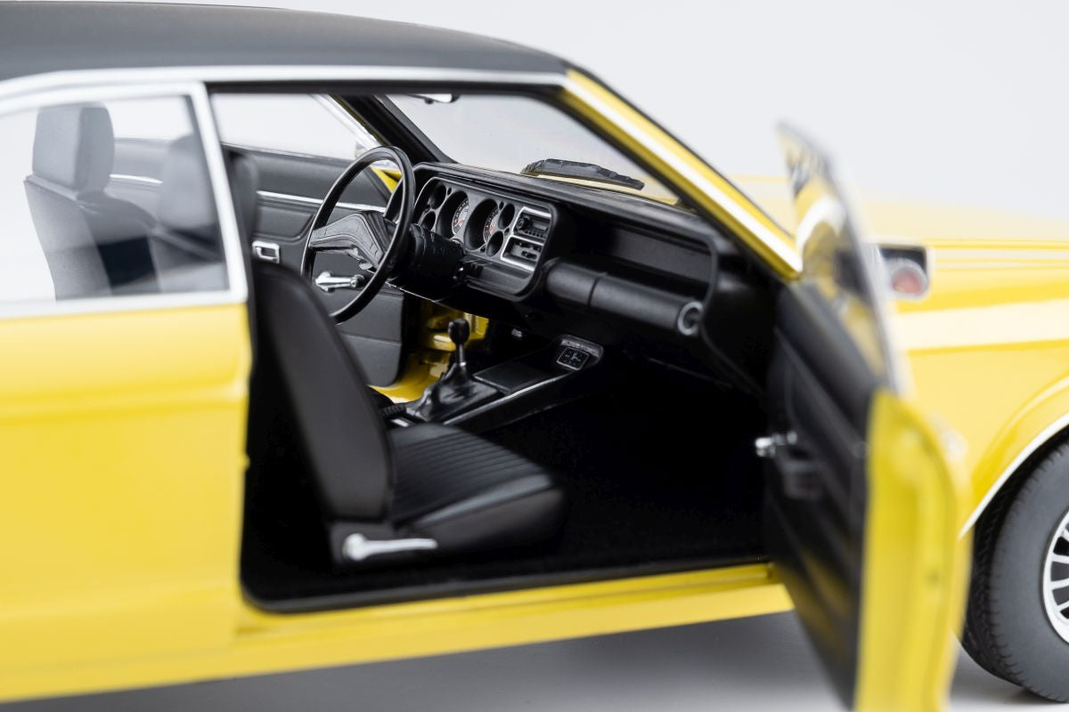 Touring Modelcars 1:18 Scale Diecast - 1975 Ford Granada Coupe Series 2, Daytona Yellow - 18080005