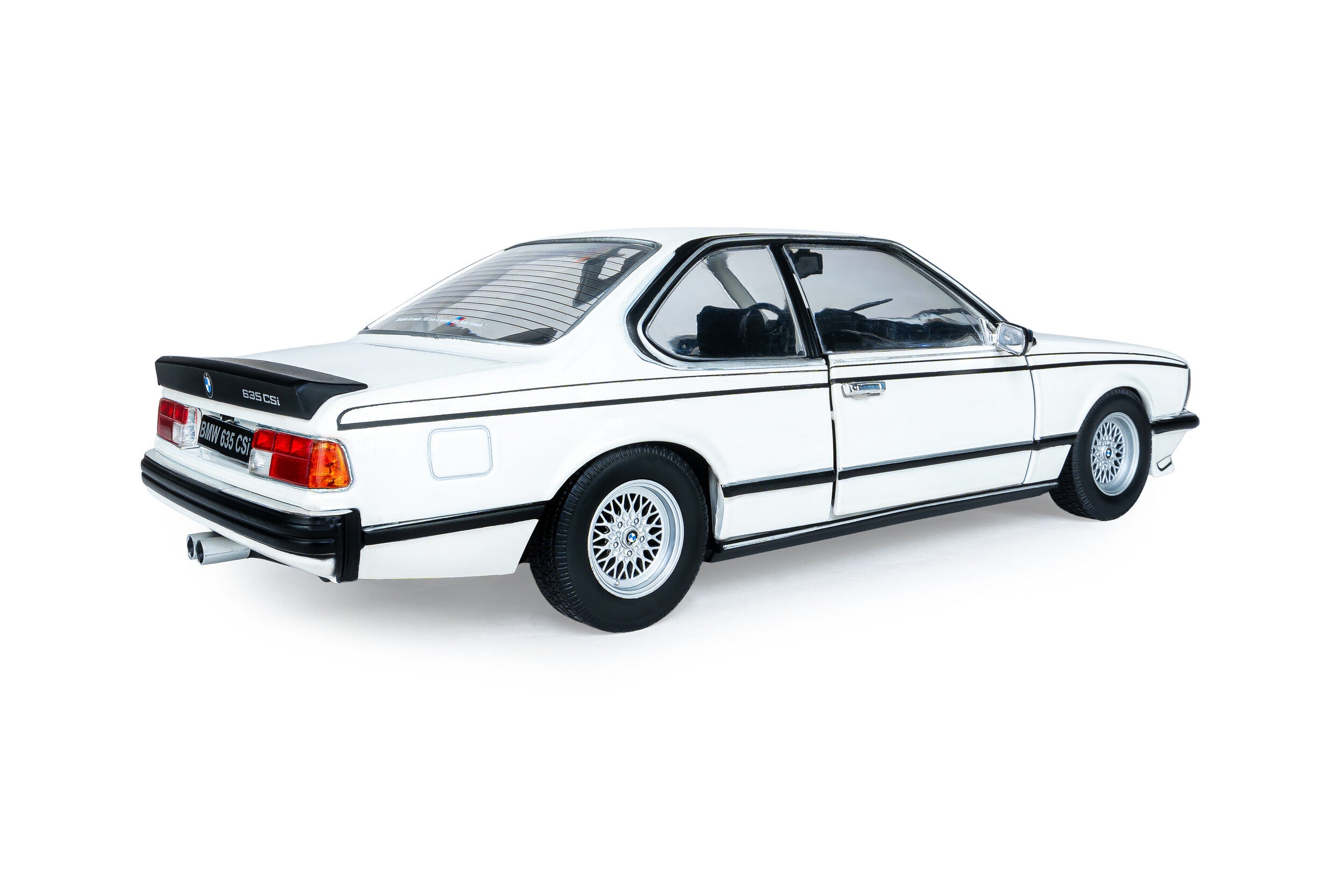 SOLIDO 1:18 Scale Diecast - 1984 BMW 635 CSi, White - S1810304