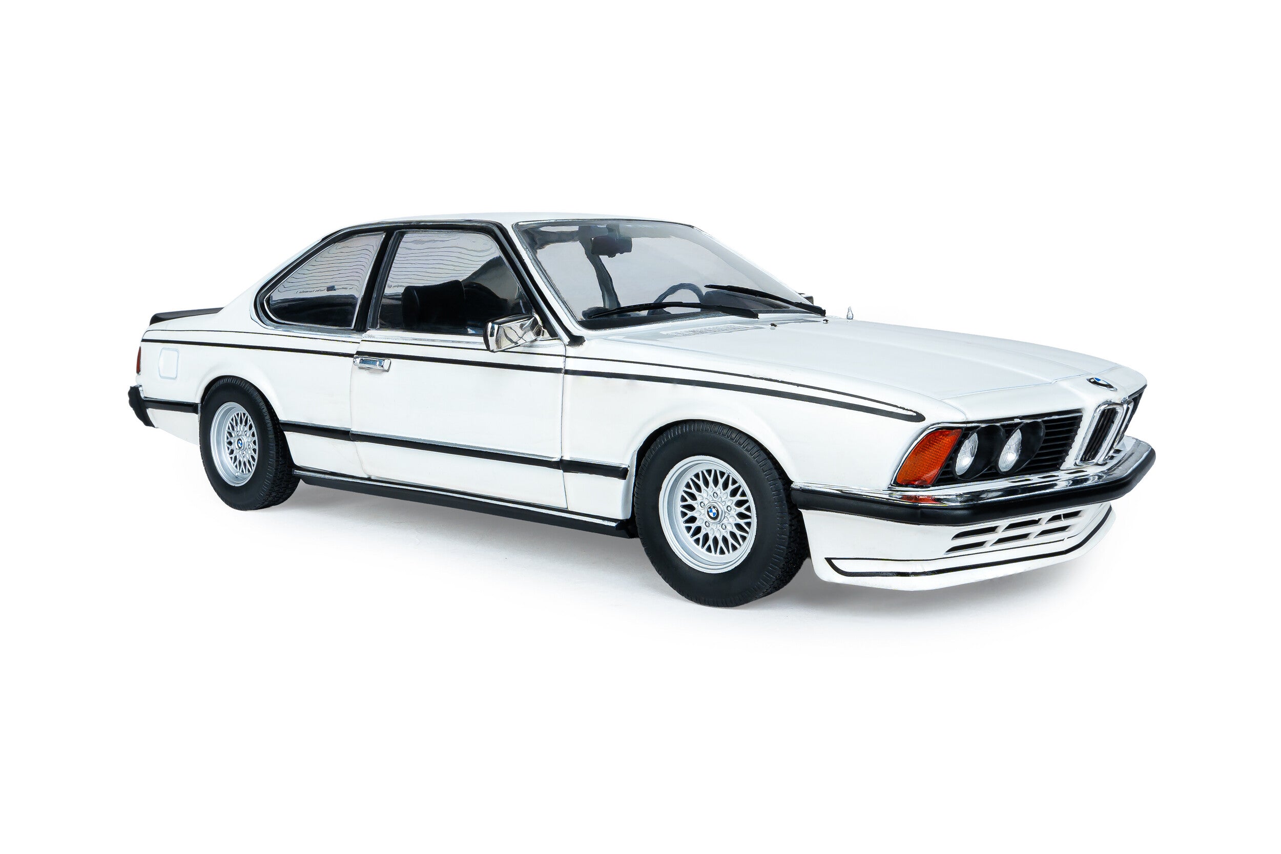 SOLIDO 1:18 Scale Diecast - 1984 BMW 635 CSi, White - S1810304