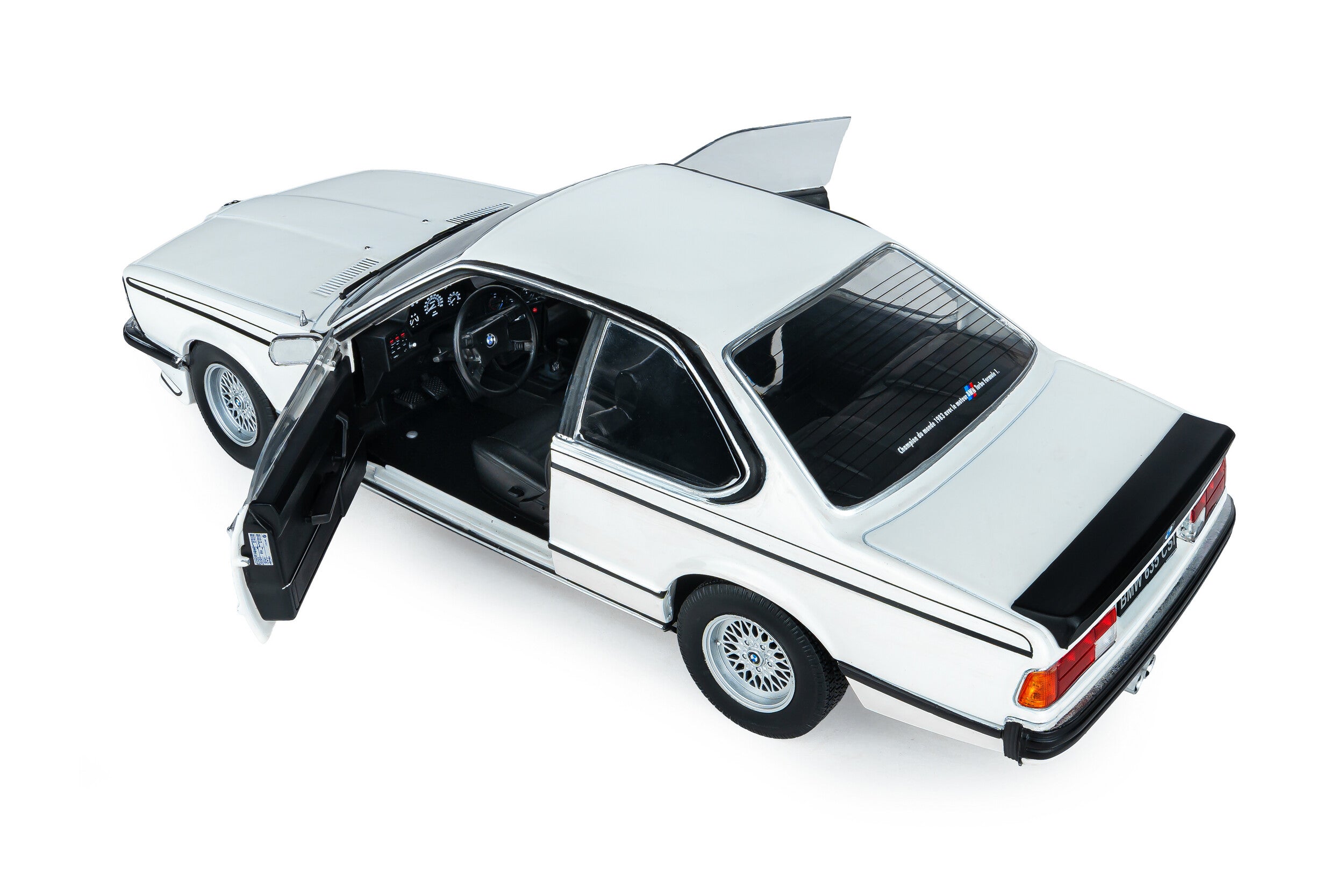 SOLIDO 1:18 Scale Diecast - 1984 BMW 635 CSi, White - S1810304