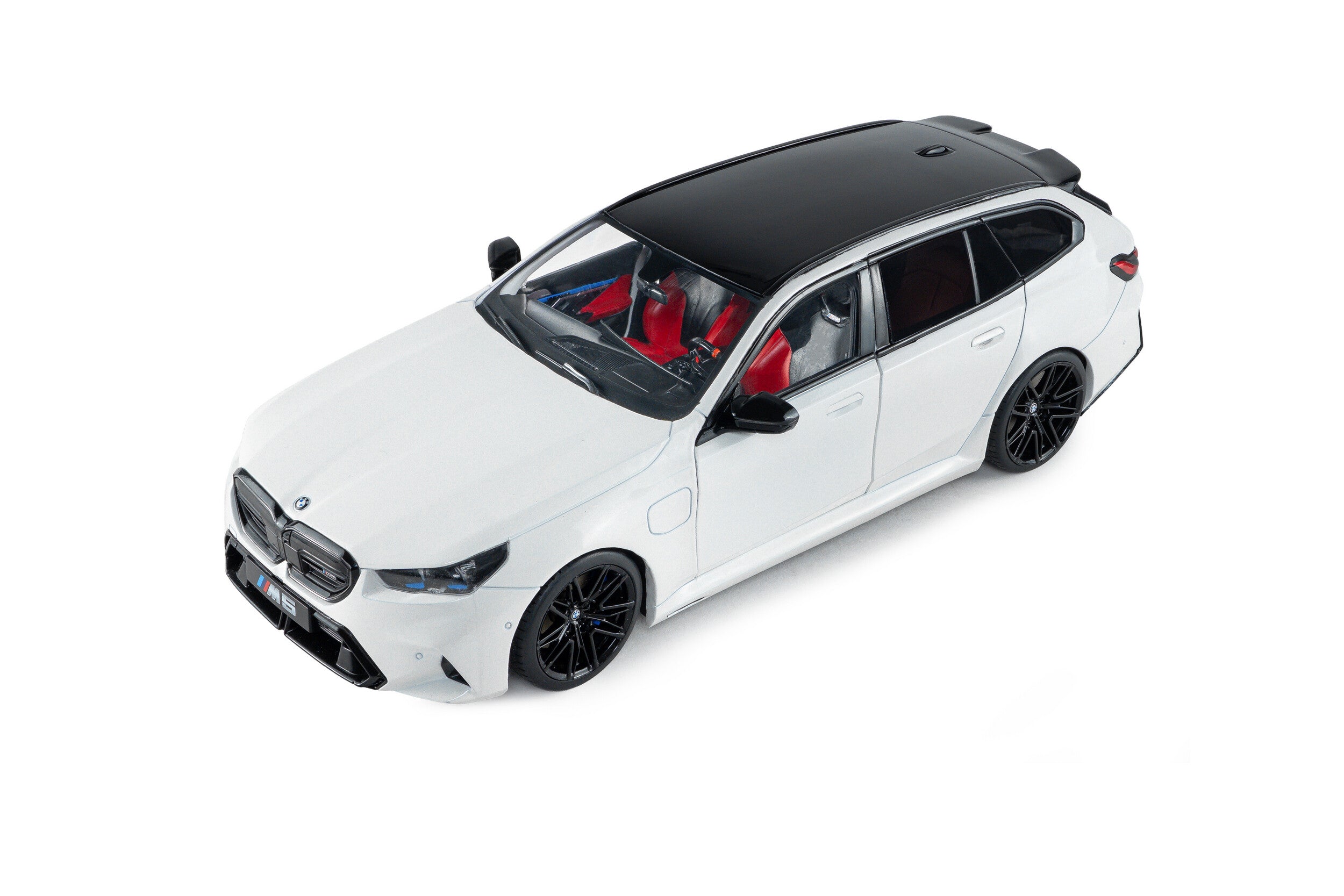 SOLIDO 1:18 Scale - 2025 BMW M5 Touring, Solid White - S1814802