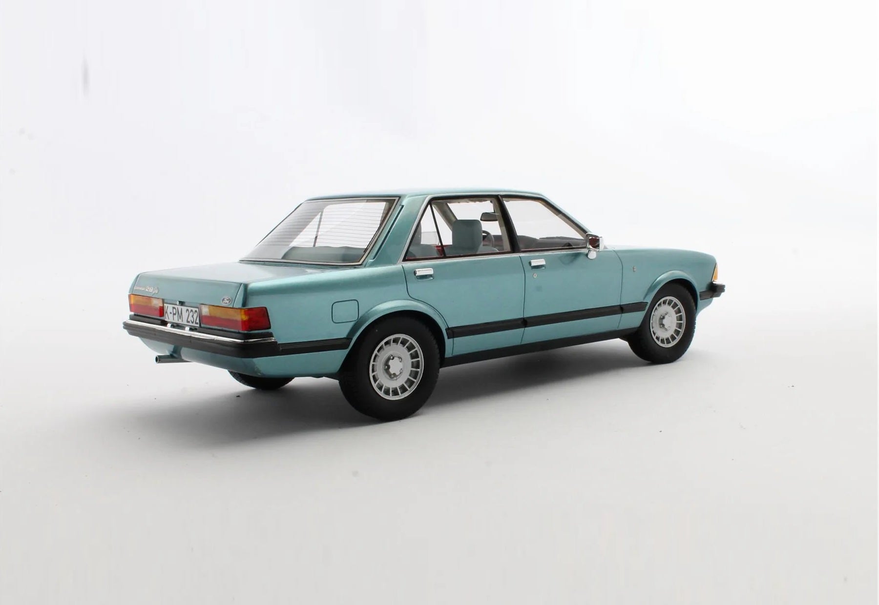 CULT 1:18 Scale Model 1978 Ford Granada Mk2 - Blue Metallic - CML133-2
