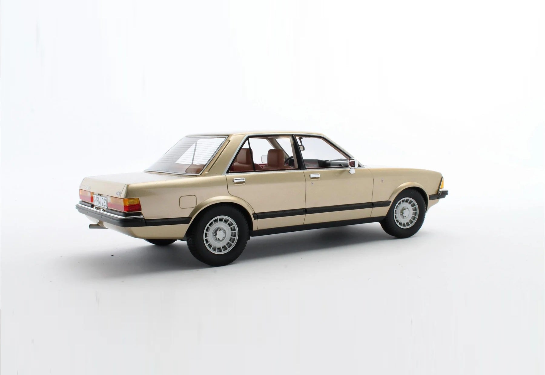 CULT 1:18 Scale Model 1978 Ford Granada Mk2 - Gold Metallic - CML133-1