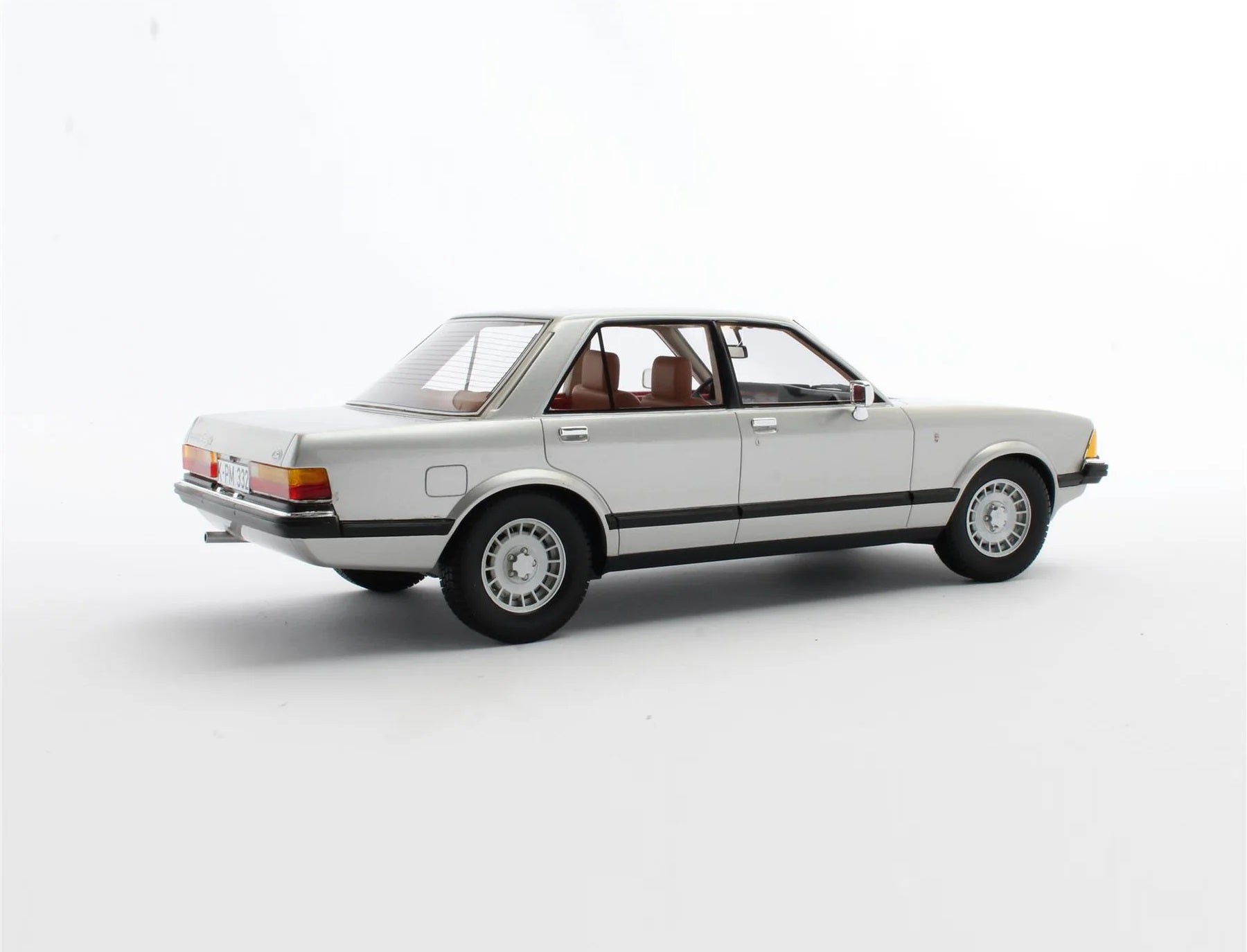 CULT 1:18 Scale Model 1978 Ford Granada Mk2 - Silver Metallic - CML133-3