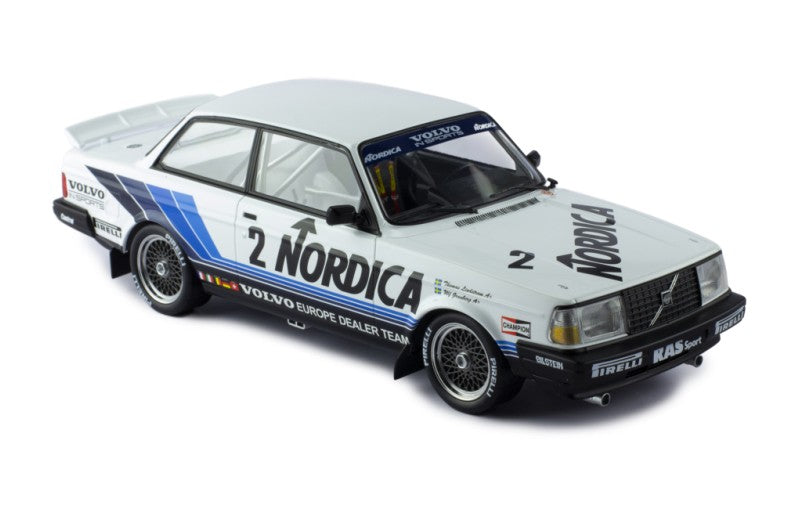 IXO 1:18 Diecast Model Car Volvo 240 Turbo #2 ETCC Brunn 1986 Granberg/Lindstrom