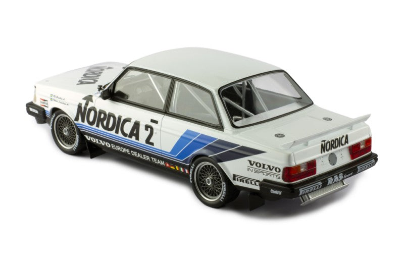 IXO 1:18 Diecast Model Car Volvo 240 Turbo #2 ETCC Brunn 1986 Granberg/Lindstrom