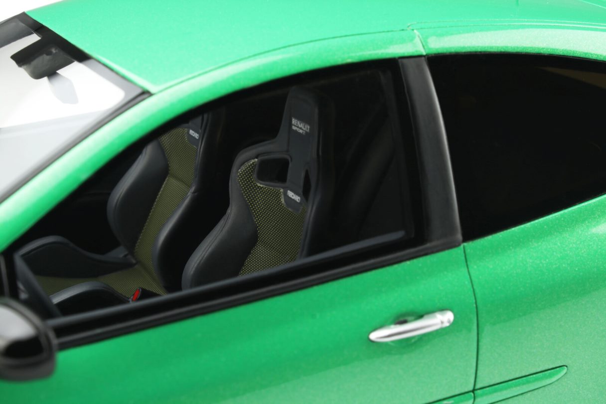 OTTO 1:18 Scale Resin Model Car - 2011 Renault Clio 3 Ph.2 RS, Alien Green (OT900)