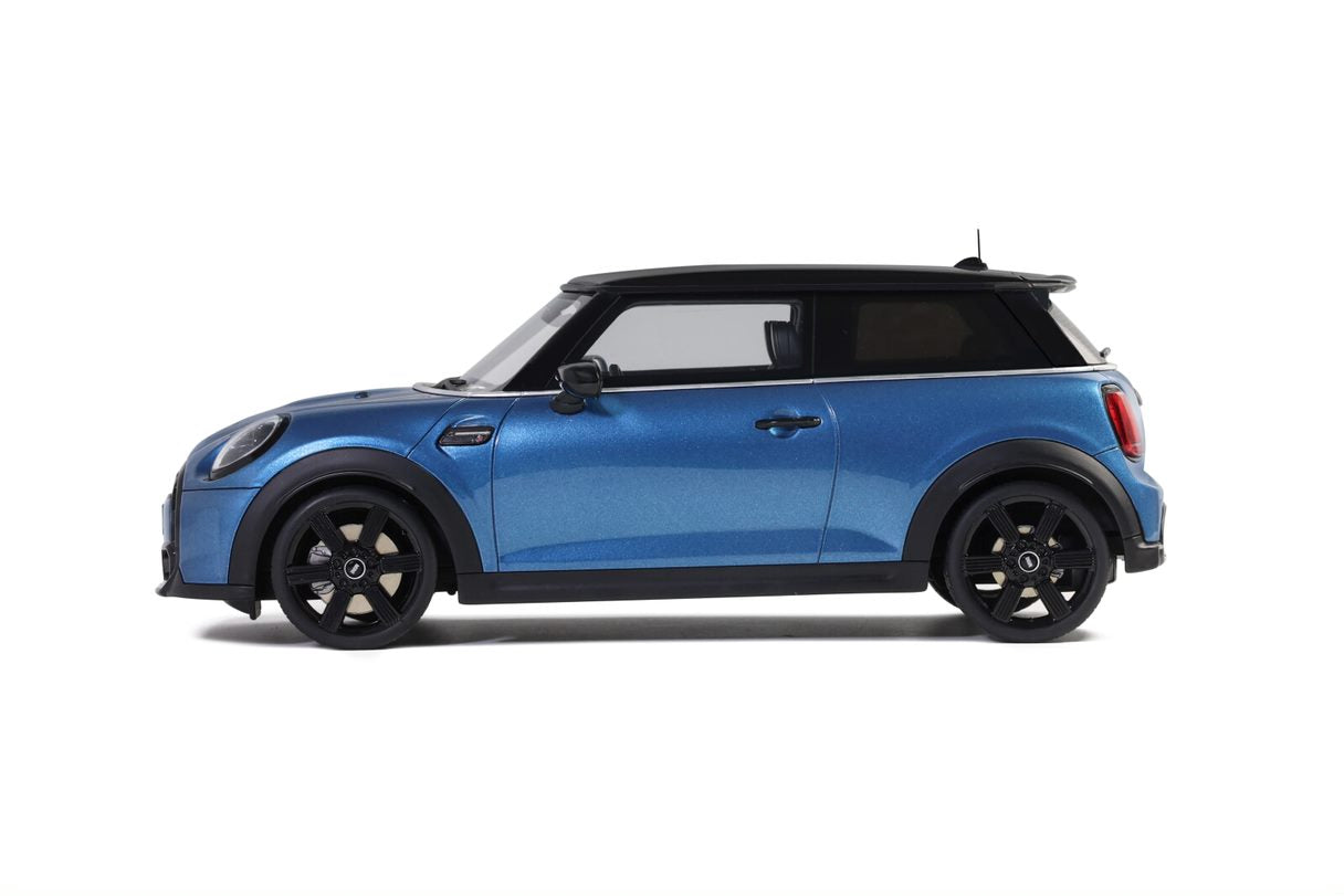 OTTO 1:18 Scale Resin Model Car - 2021 Mini Cooper S, Blue - OT982