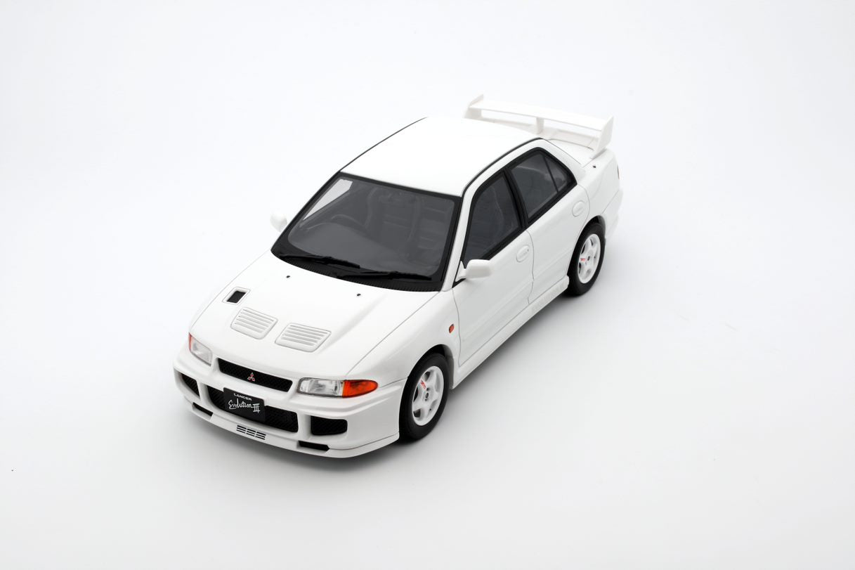 OTTO 1:18 Scale Resin Model Car - 1995 MITSUBISHI LANCER EVO III, WHITE - (OT1065)