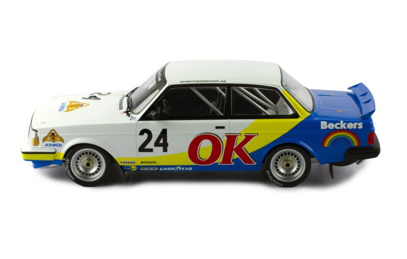 IXO 1:18 Diecast Model Volvo 240 Turbo #24 OK DPM Nurburgring 1985 P-G.Andersson