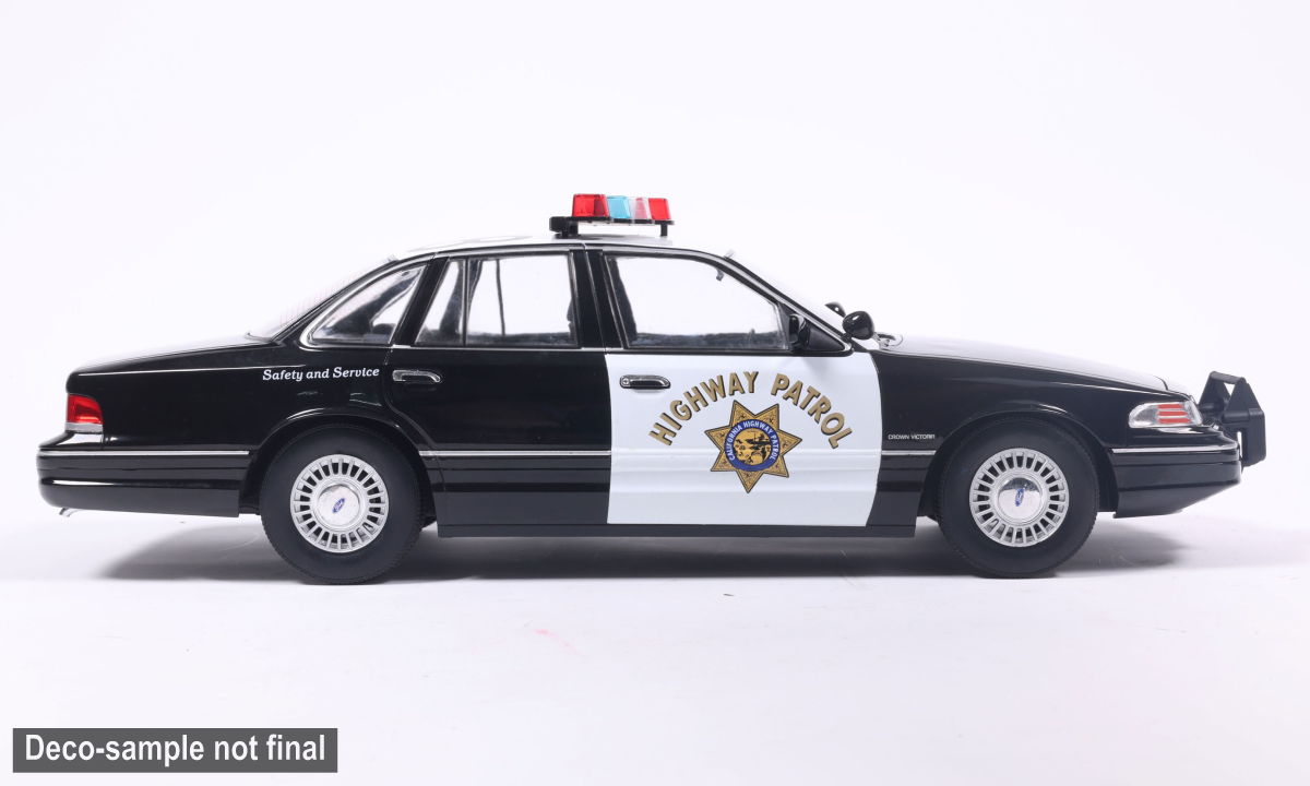 MCG 1:18 Scale Diecast - 1992 Ford Crown Victoria – California Highway Patrol - MCG18028