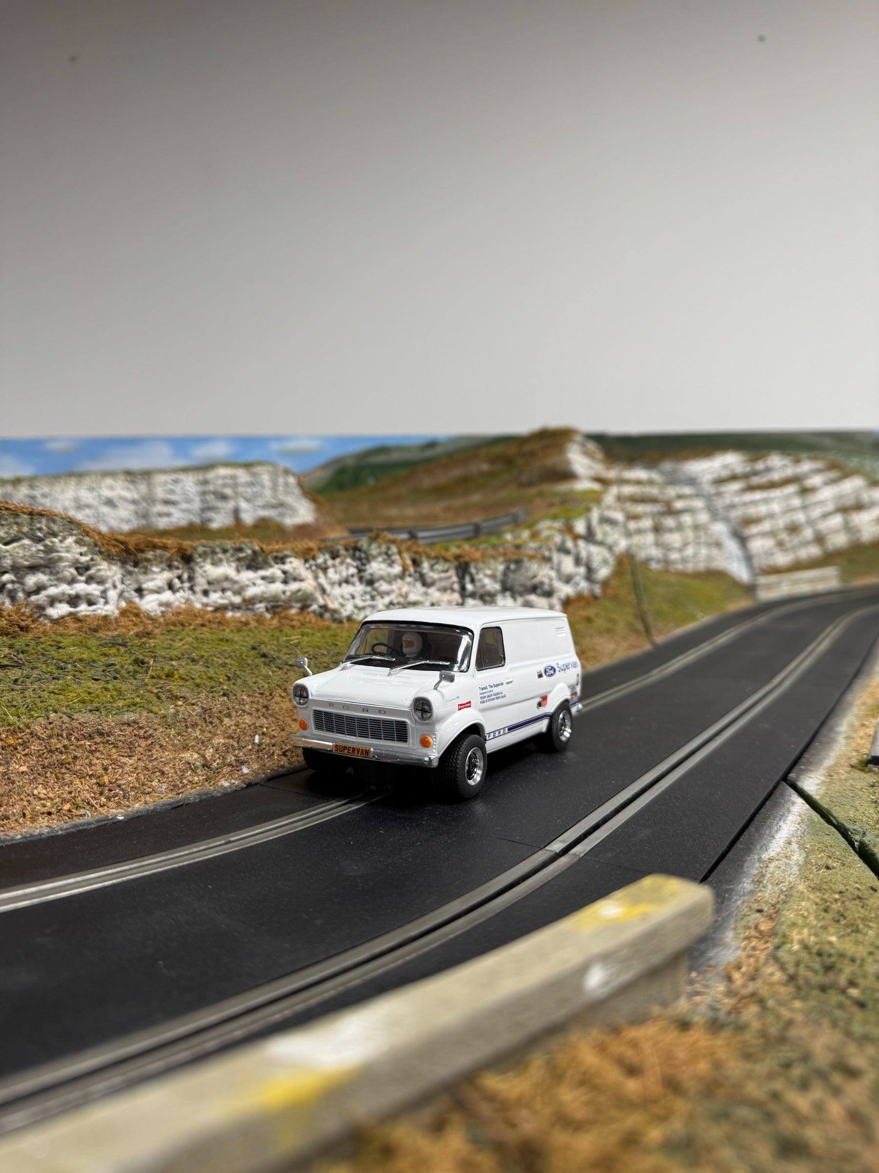 Scalextric 1:32 Scale - Ford Transit MK 1 - SUPERVAN - C4650