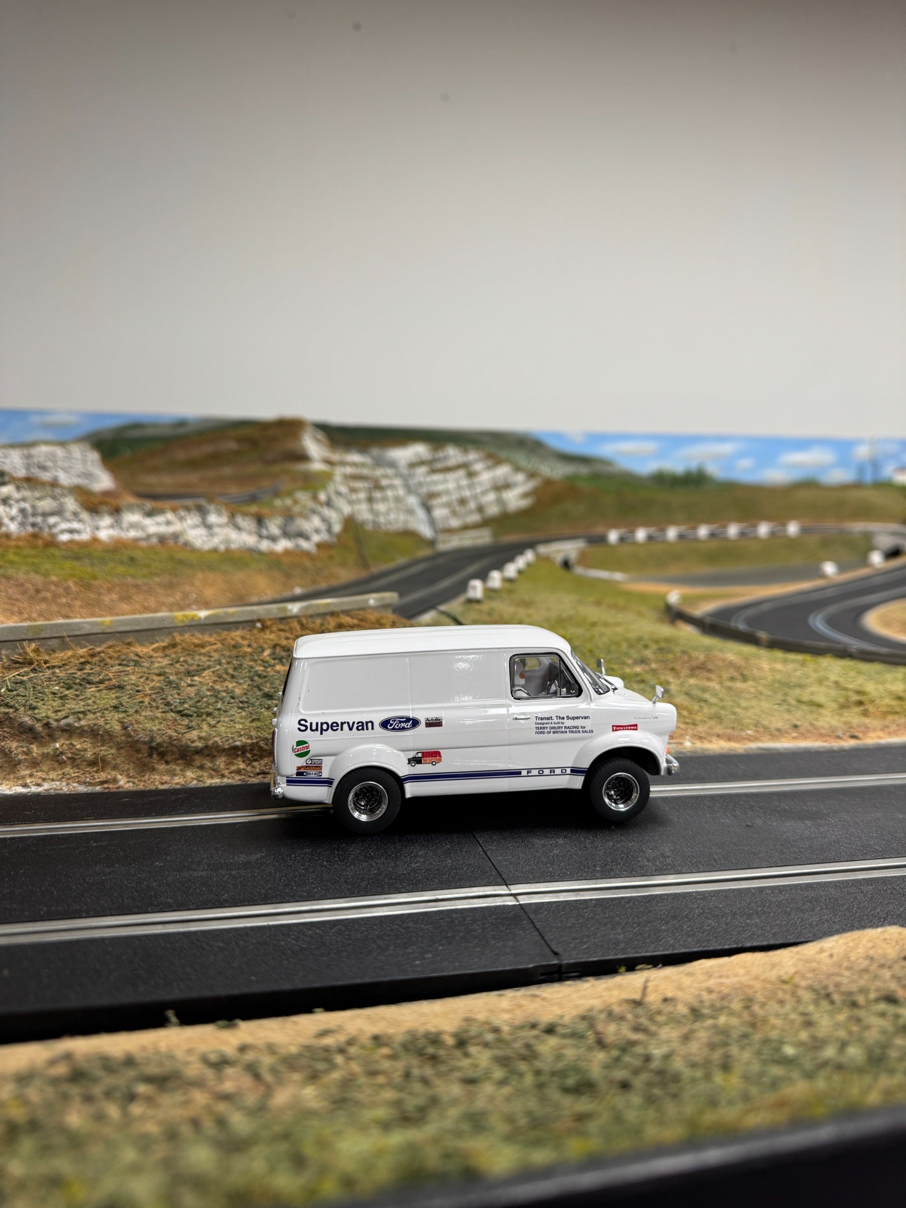 Scalextric 1:32 Scale - Ford Transit MK 1 - SUPERVAN - C4650