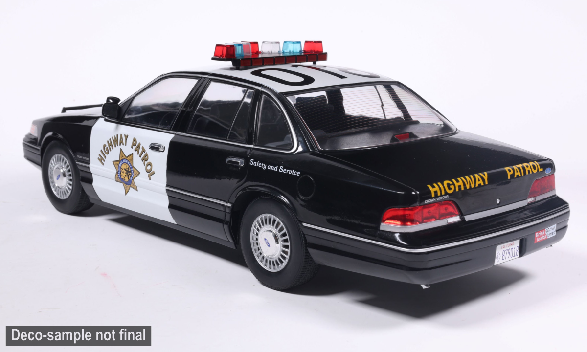 MCG 1:18 Scale Diecast - 1992 Ford Crown Victoria – California Highway Patrol - MCG18028