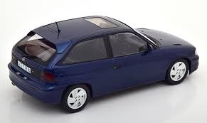 Norev 1:18 Scale Diecast - 1992 Opel (Vauxhall) Astra GSi - Blue - 183670