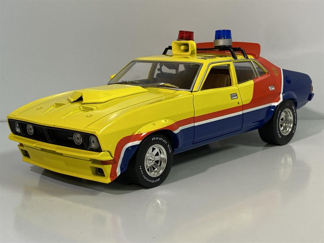 Greenlight Hollywood 1:18 Diecast - 1974 Ford Falcon XB Police, Mad Max Interceptor - 13574