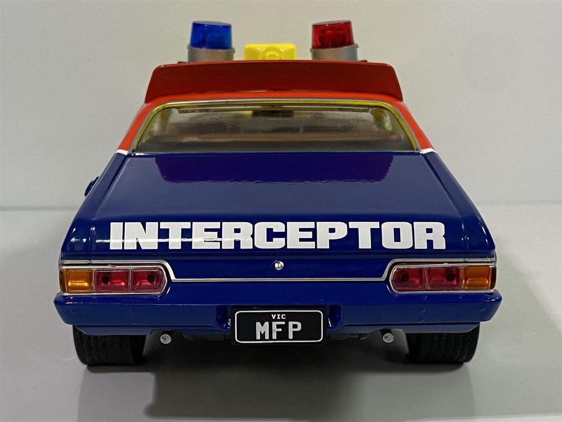 Greenlight Hollywood 1:18 Diecast - 1974 Ford Falcon XB Police, Mad Max Interceptor - 13574