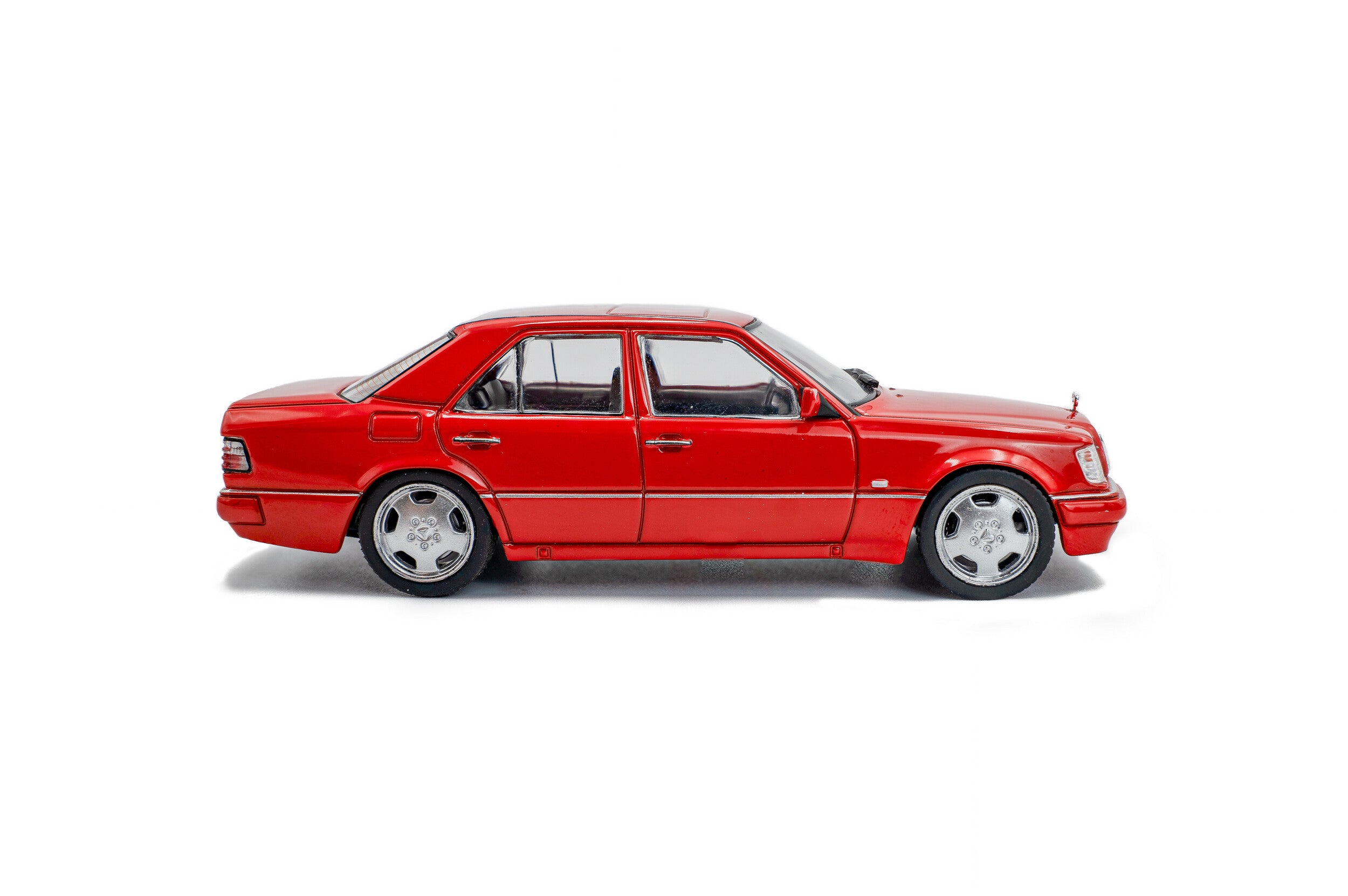 SOLIDO 1:43 Diecast Model, 1994 Mercedes Benz E60 AMG, Signal Red - S4313204