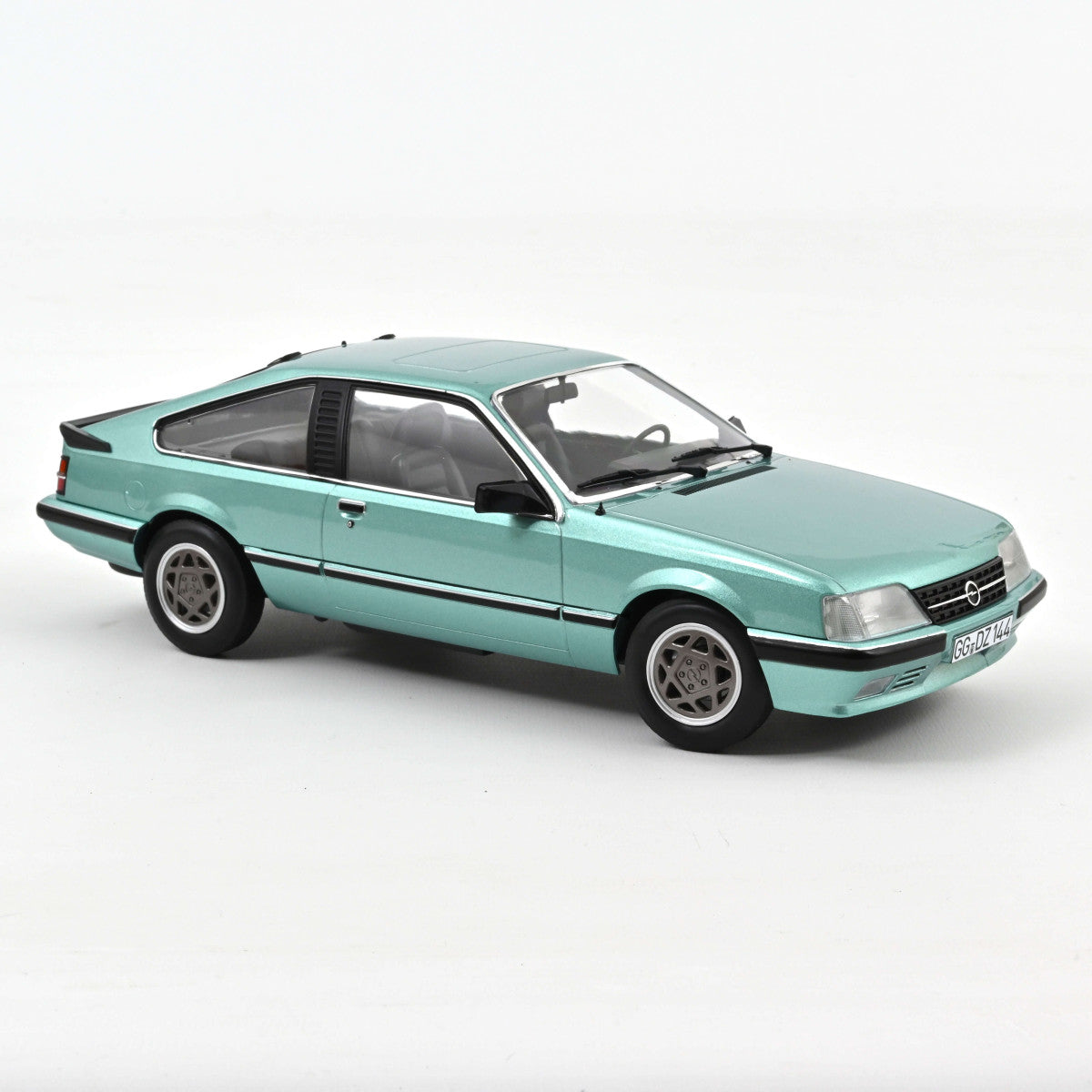 Norev 1:18 Scale Diecast - 1983 Opel Monza 2.5E - Beryll Green Metallic - 183643