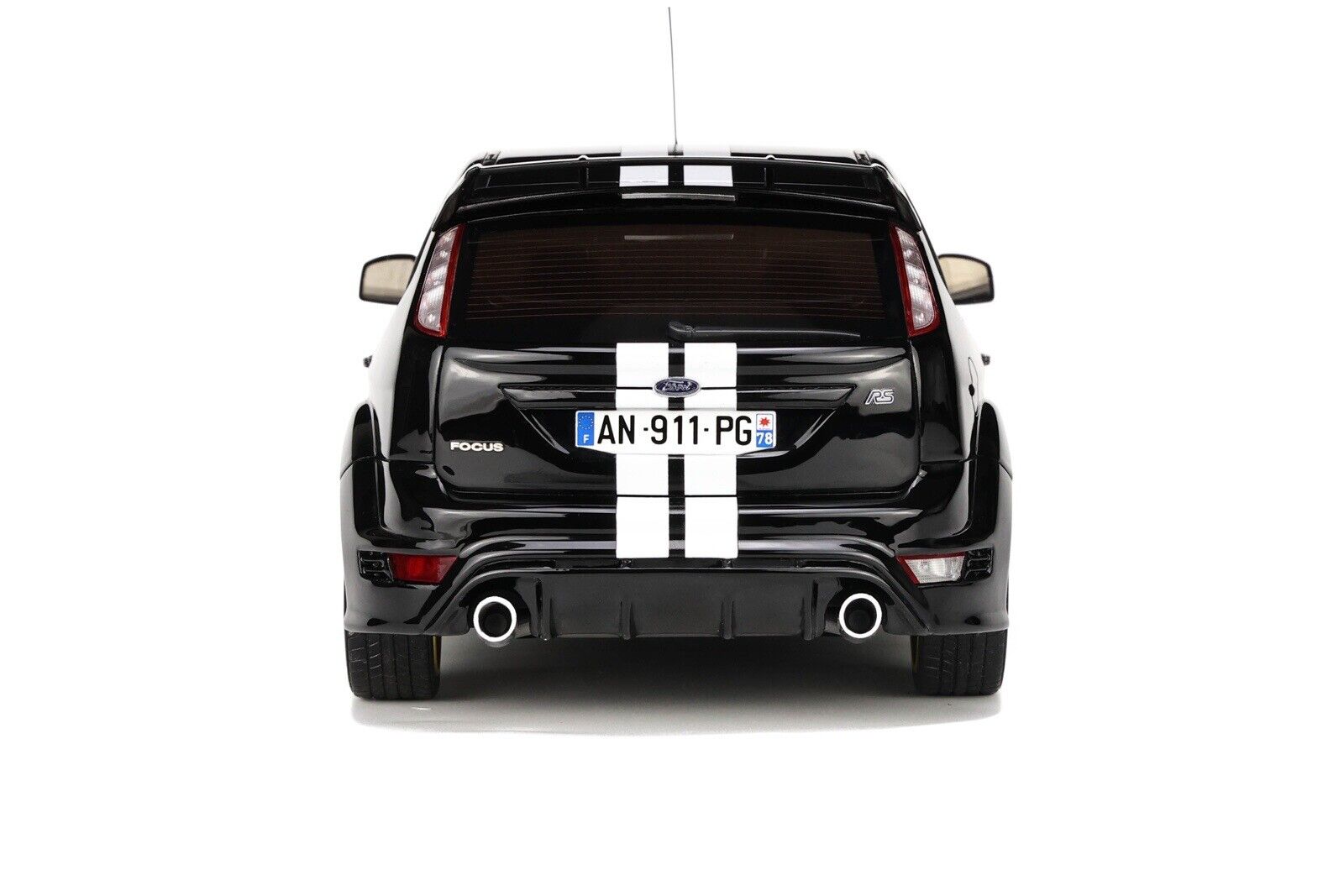 OTTO 1:18 Scale Resin Model Car -  Ford Focus RS MK2  - Le Mans  Black (OT1008)