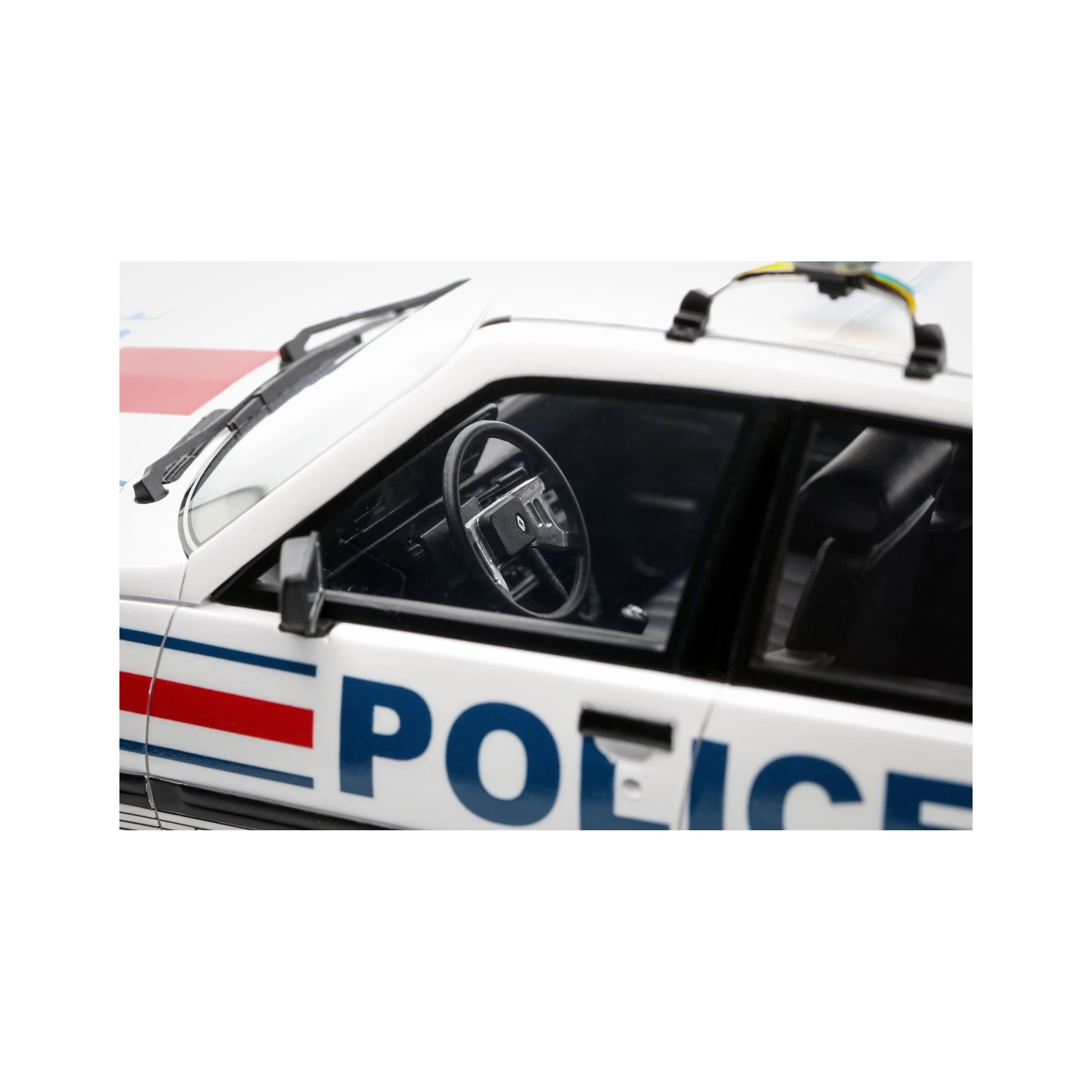 OTTO 1:18 Scale Resin - 1982 RENAULT 18 TURBO POLICE NATIONALE - OT1156