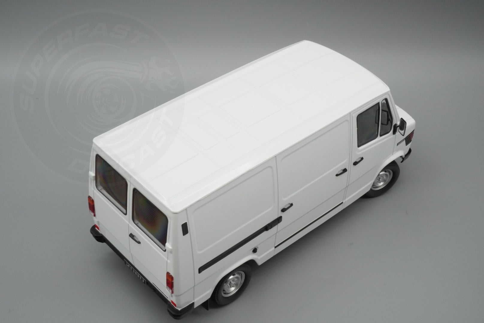 KK Scale 1:18 Scale Diecast - 1988 Mercedes 208 D Delivery Van, White - KKDC180301