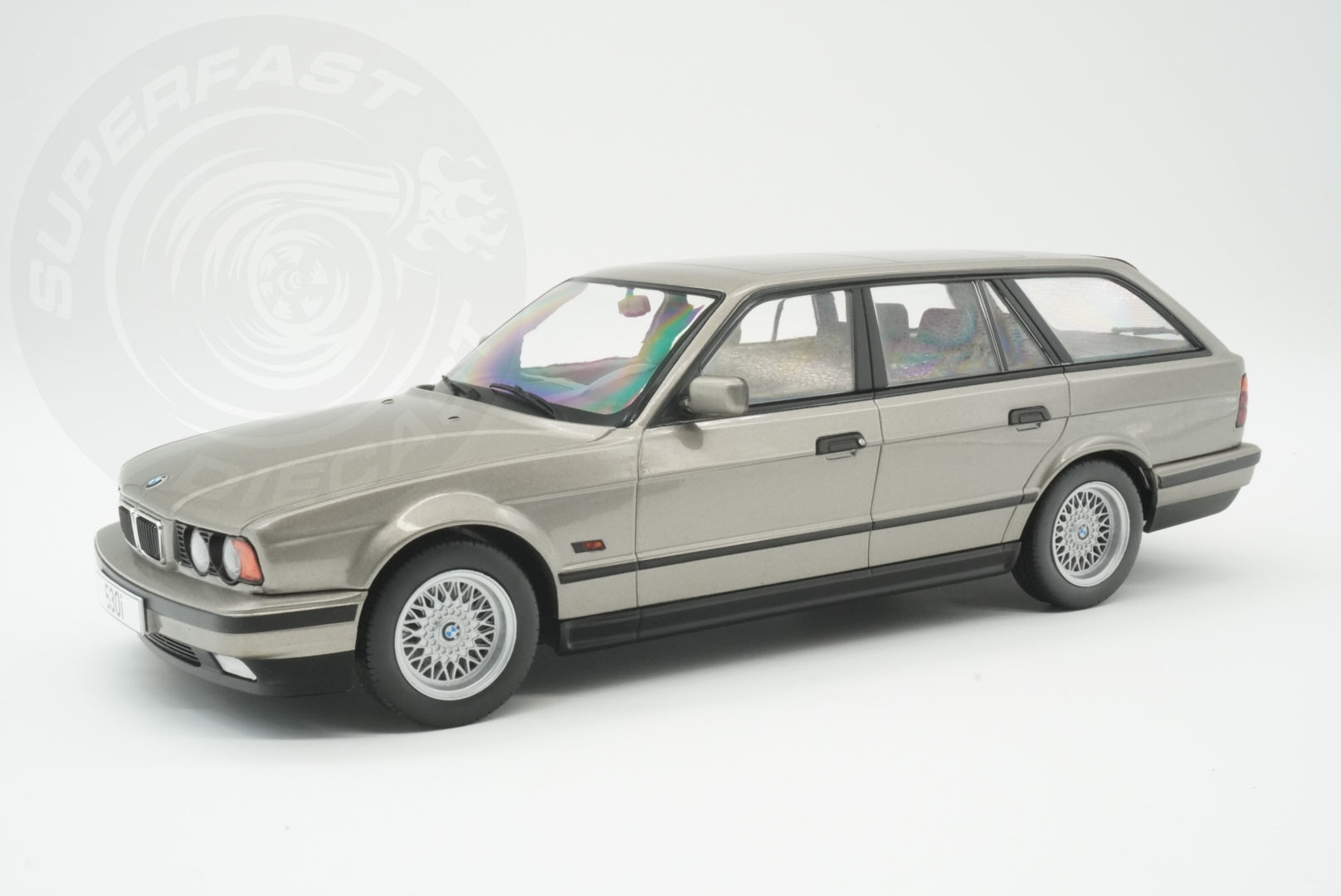 MCG 1:18 Scale Diecast Model Car - 1991 BMW 5 Series (E34) 530i Touring, Grey - MCG18330