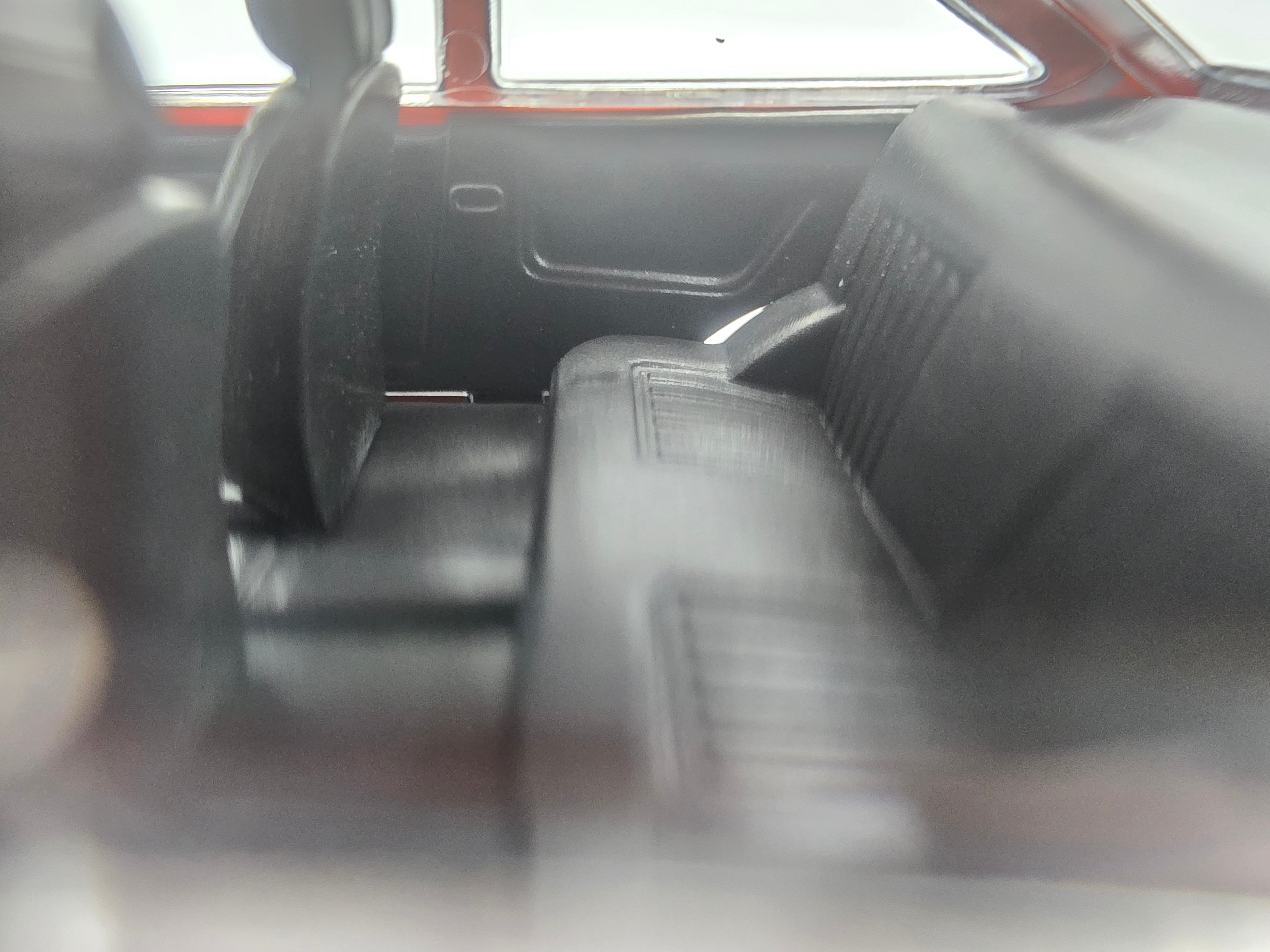 CORGI VANGUARDS 1:43 - 1976 Ford Escort Mk2 RS2000, Carnival Red - VA14910