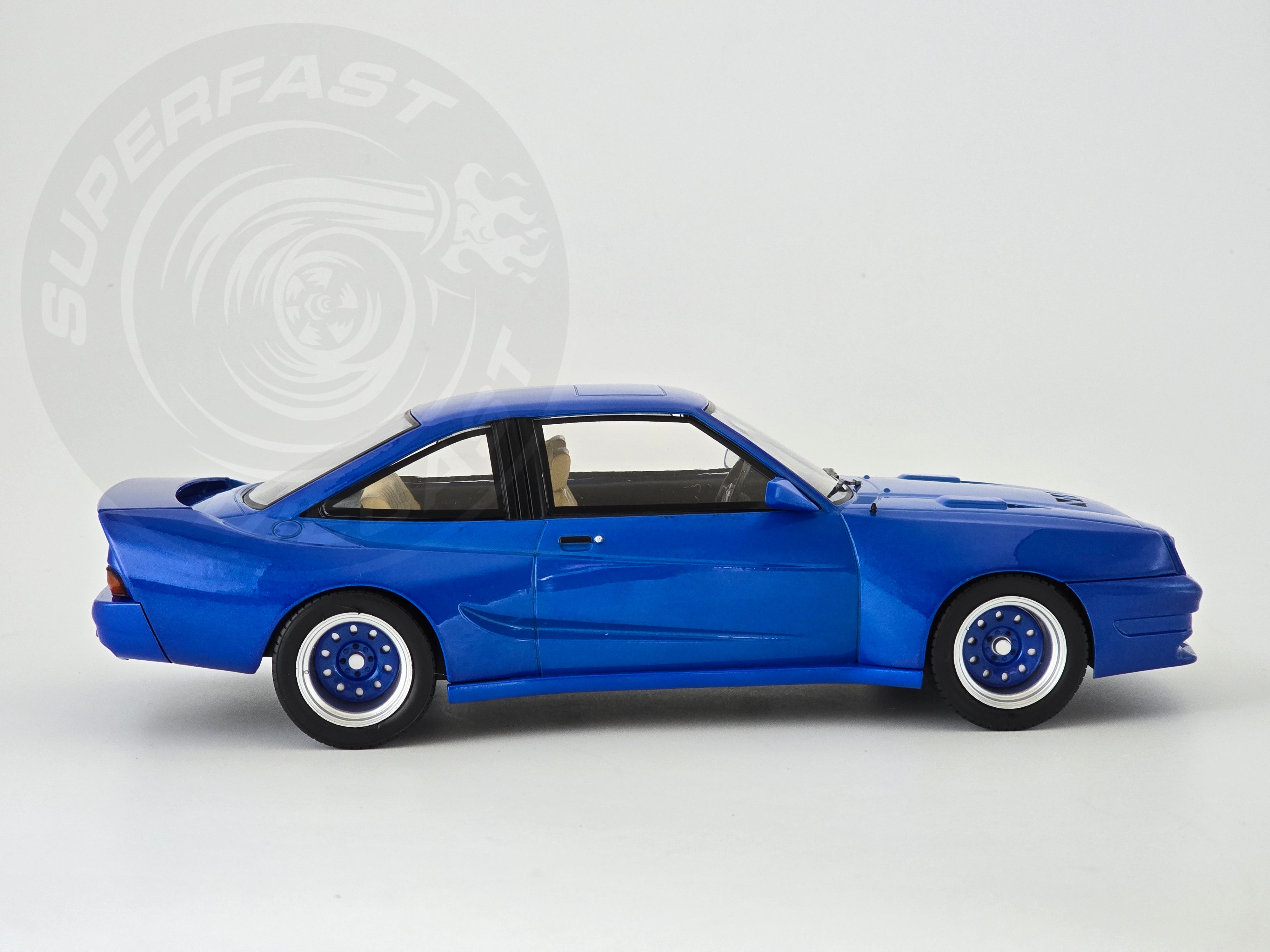 MCG 1:18 Scale Diecast Model Car - Opel Manta B Mattig in Blue