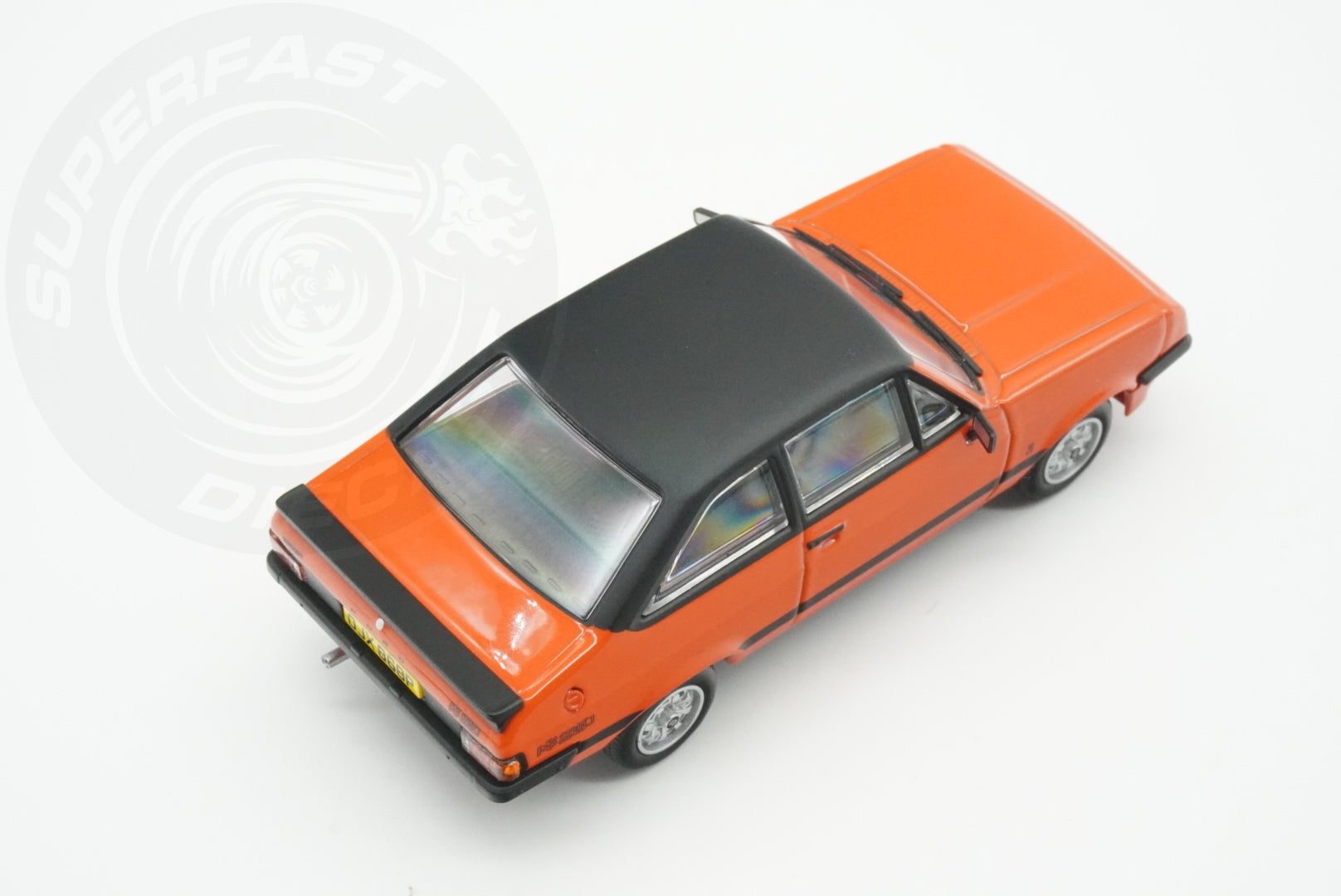 CORGI VANGUARDS 1:43 - 1976 Ford Escort Mk2 RS2000, Carnival Red - VA14910