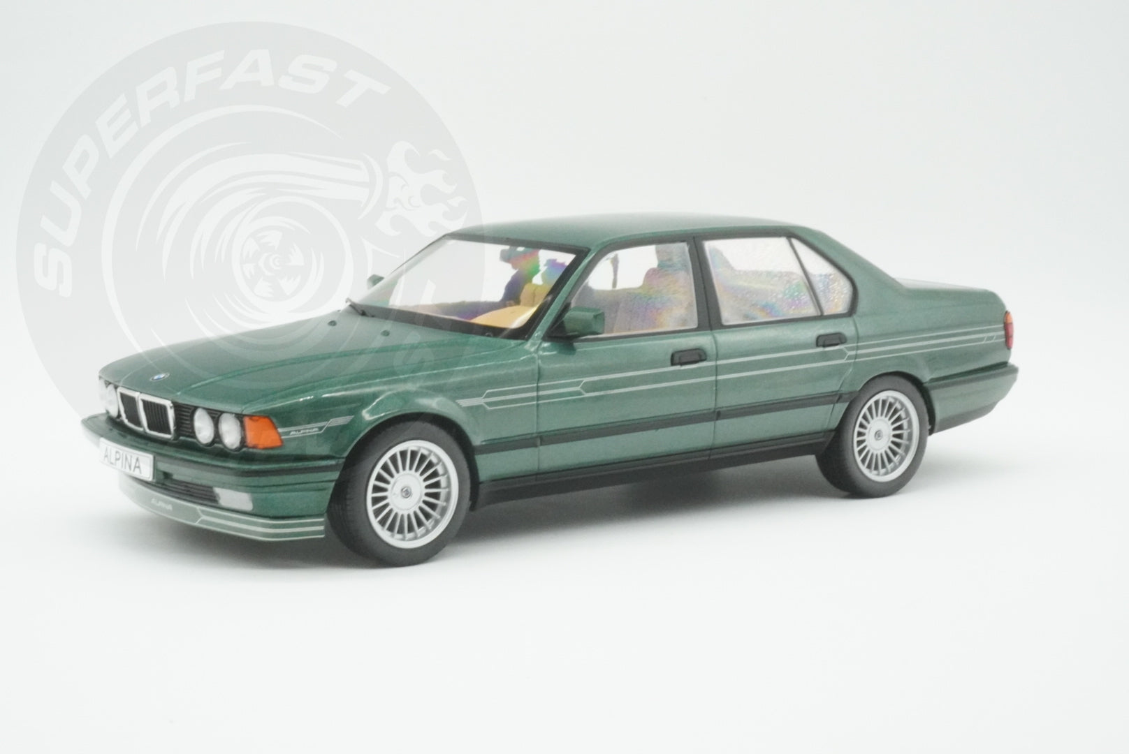 MCG 1:18 Scale Diecast Model Car - 1992 BMW Alpina B11 3,5, Green - MCG18233
