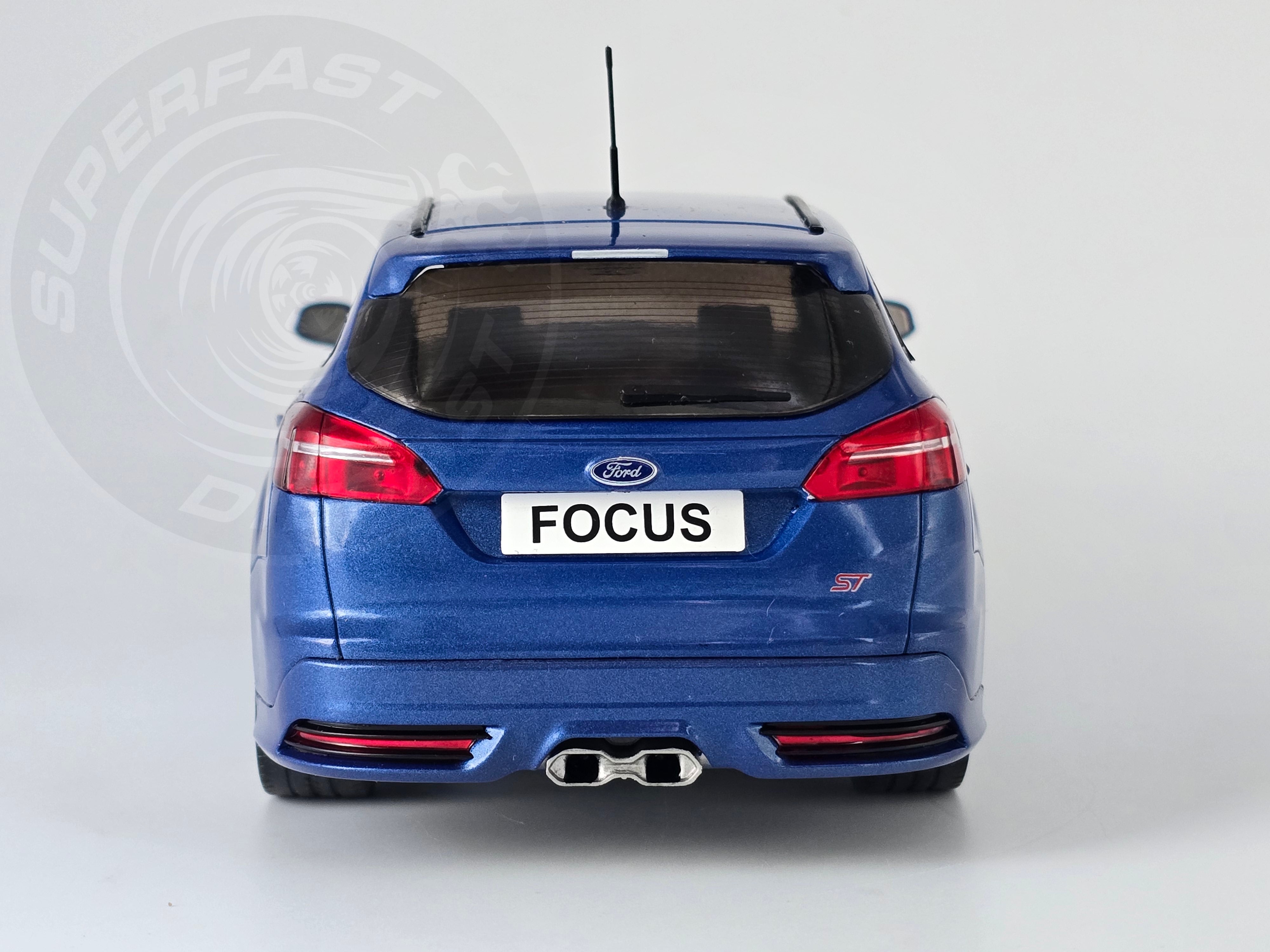 IXO 1:18 Scale Diecast - 2014 Ford Focus ST Estate (Turnier), Blue - MCG18465