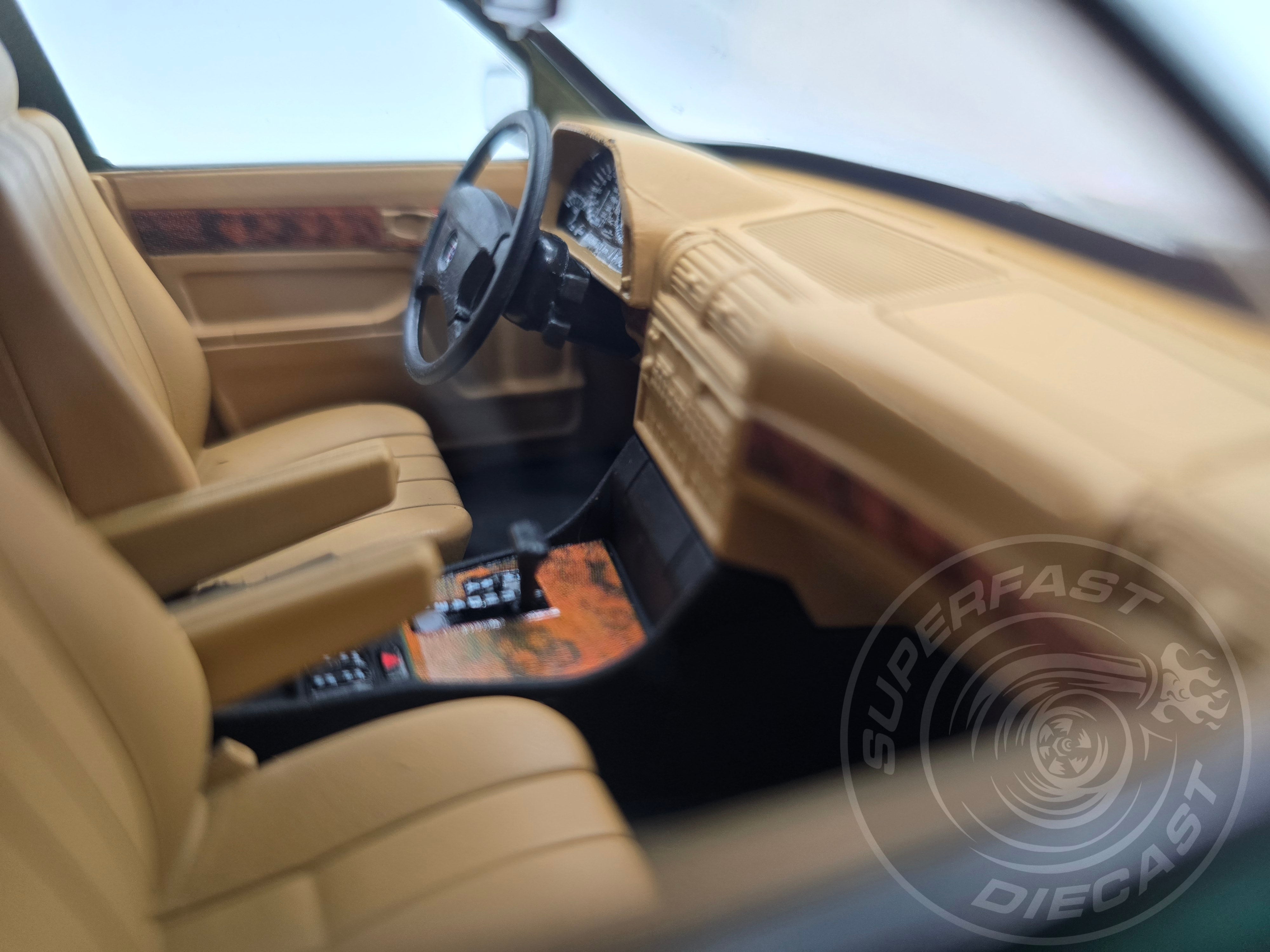 MCG 1:18 Scale Diecast Model Car - 1992 BMW Alpina B11 3,5, Green - MCG18233