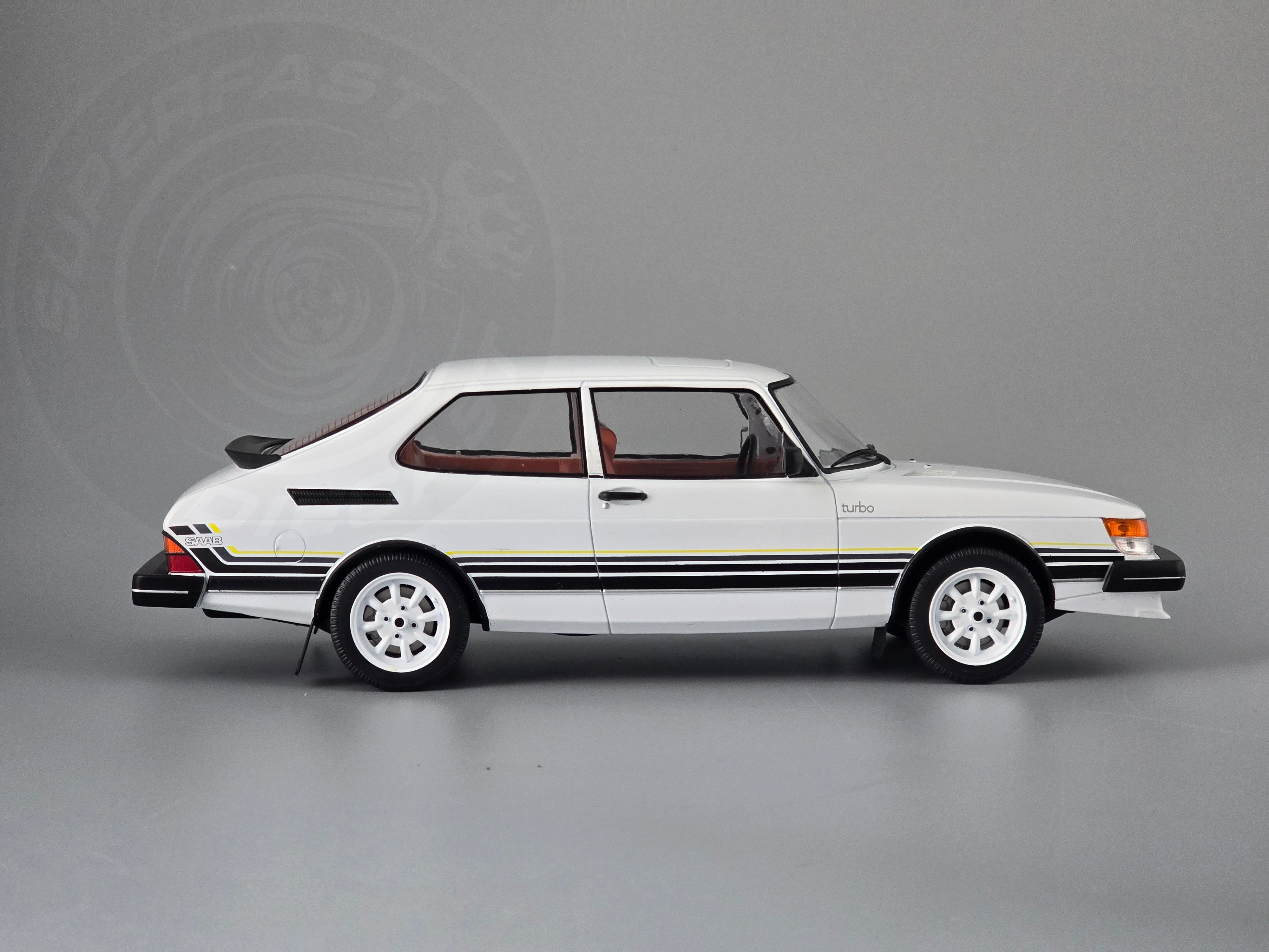 MCG 1:18 Scale Diecast - 1981 Saab 900 Turbo in White - MCG18339