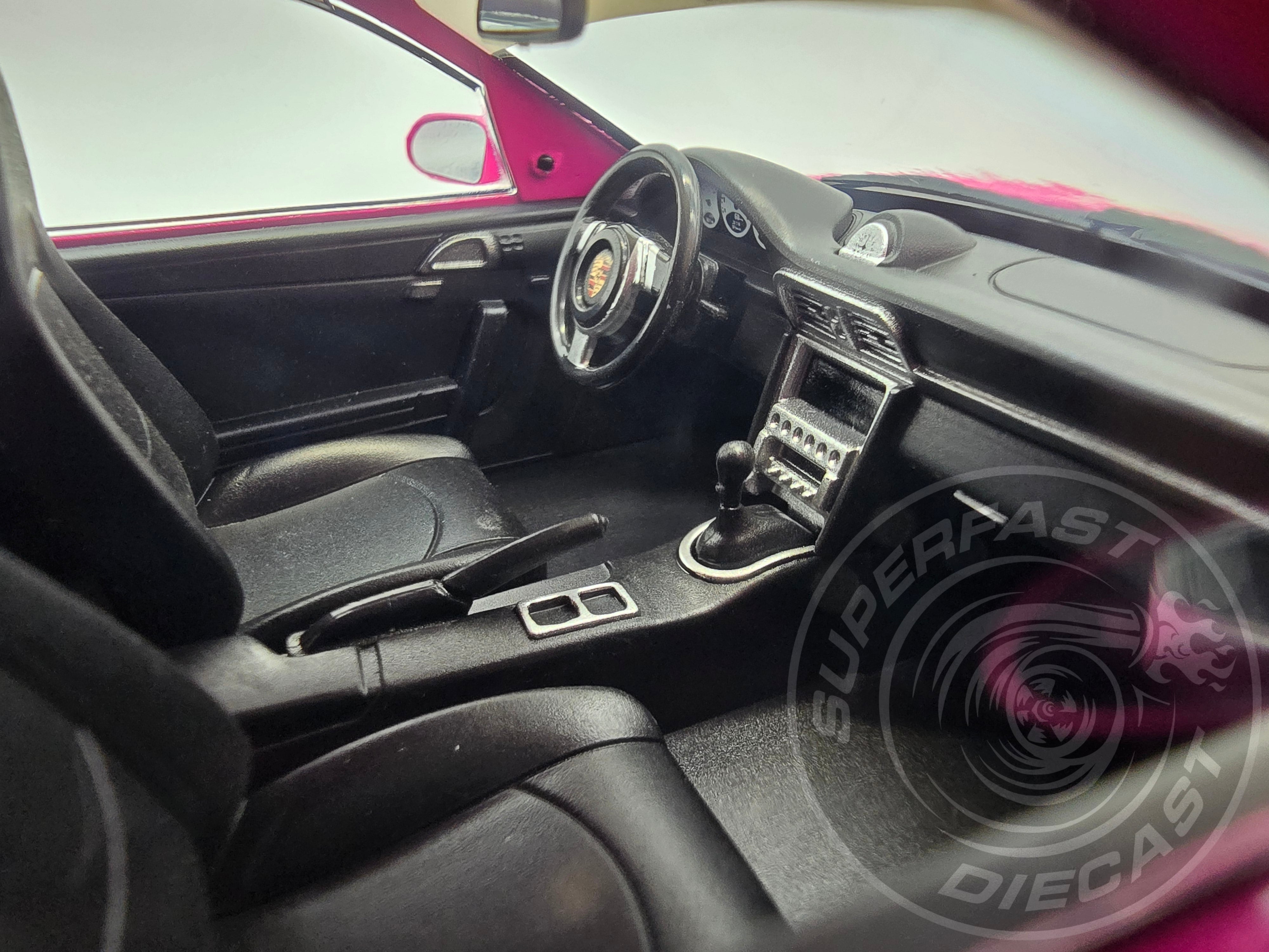 IXO 1:18 Diecast - Porsche RWB 997, Pink - 18CMC167
