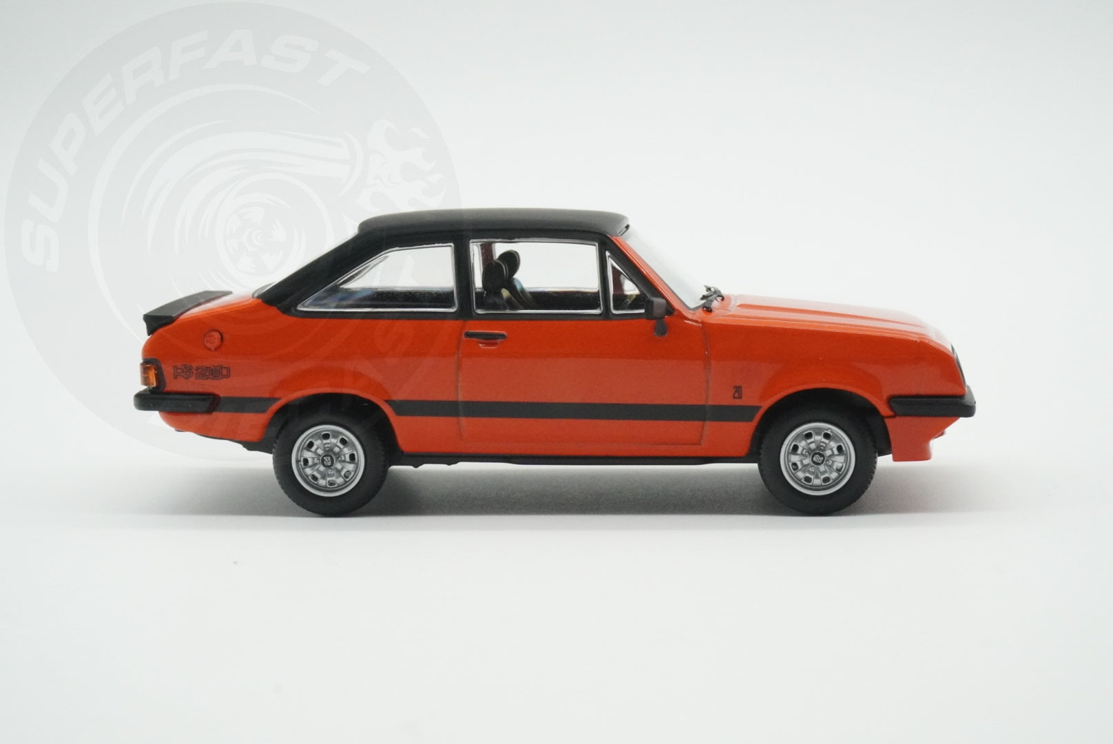 CORGI VANGUARDS 1:43 - 1976 Ford Escort Mk2 RS2000, Carnival Red - VA14910