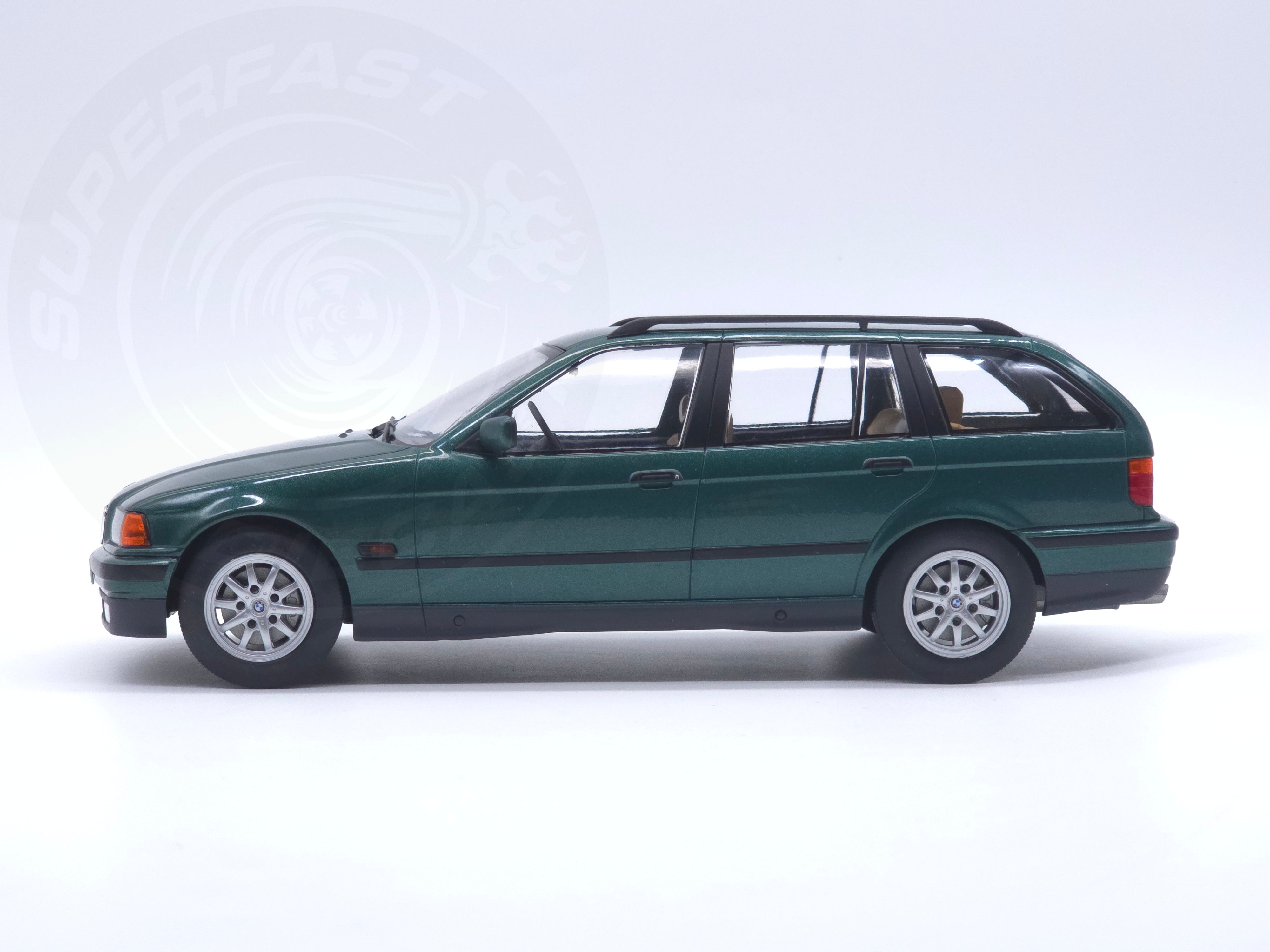 MCG 1:18 Scale Diecast Model, 1995 BMW 3 Series (E36) Touring, Green - MCG18366