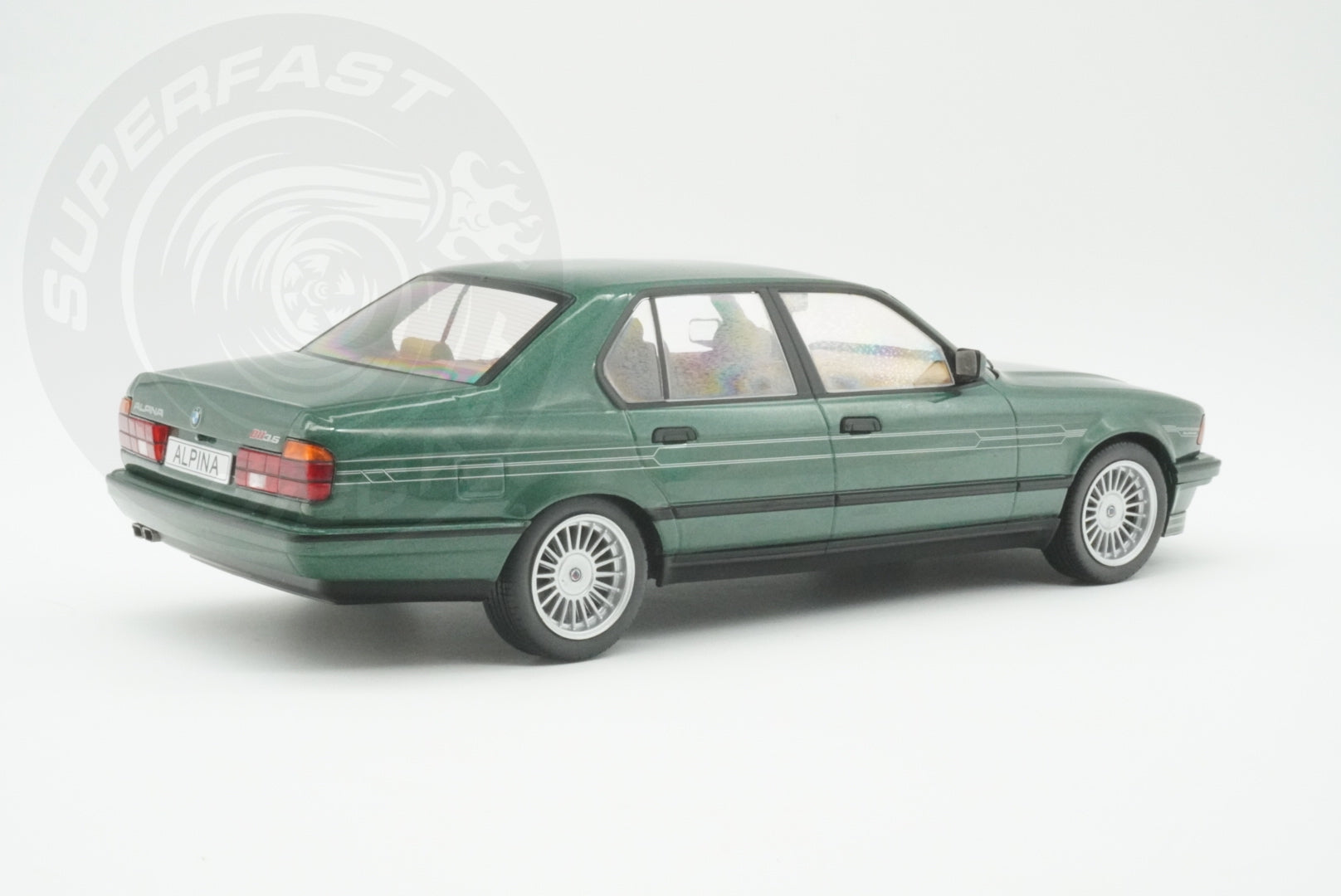 MCG 1:18 Scale Diecast Model Car - 1992 BMW Alpina B11 3,5, Green - MCG18233