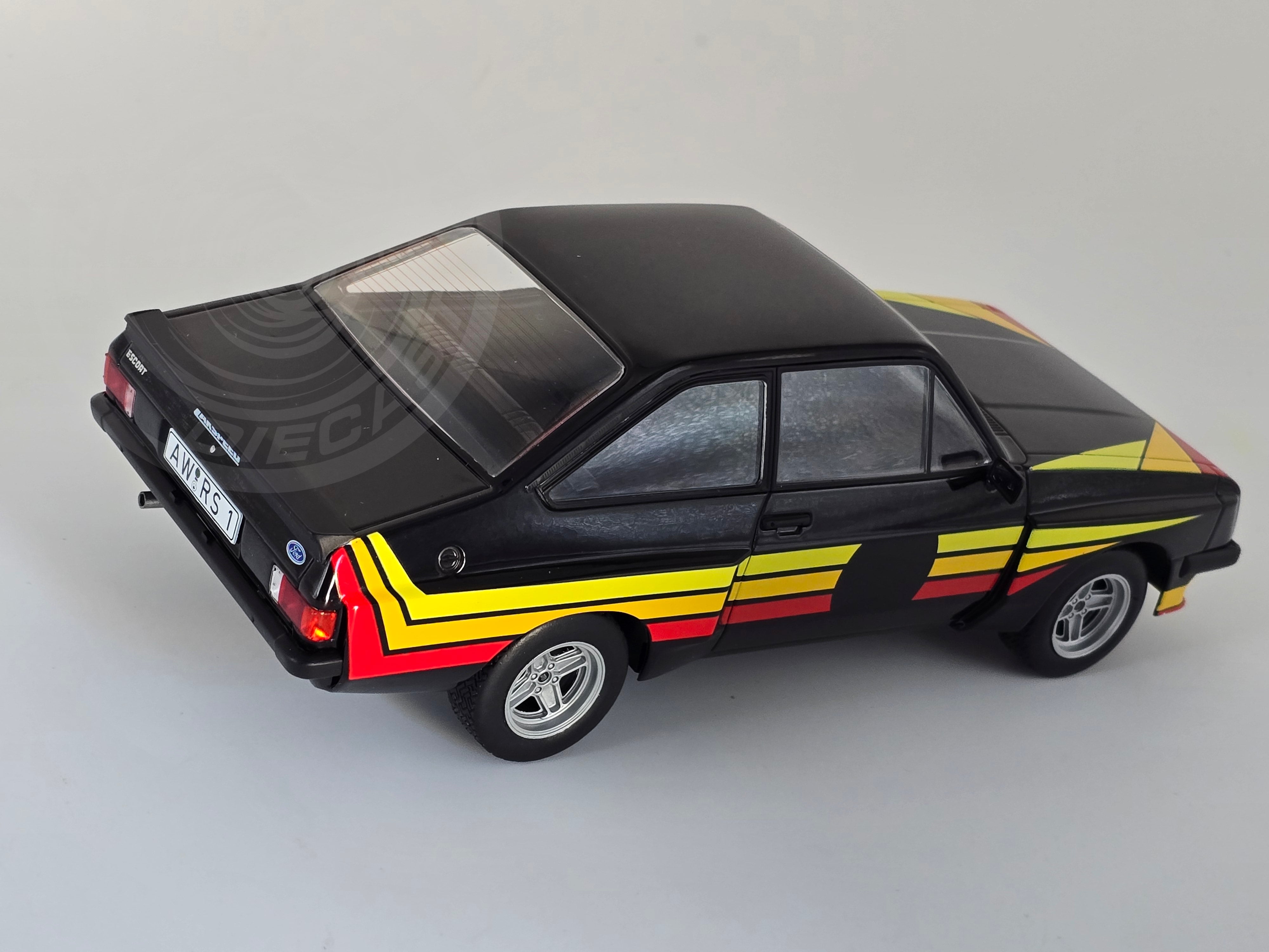 MCG 1:18 Scale Diecast - Ford Escort Mk2 RS 2000 X-Pack Zakspeed, Black - MCG18531