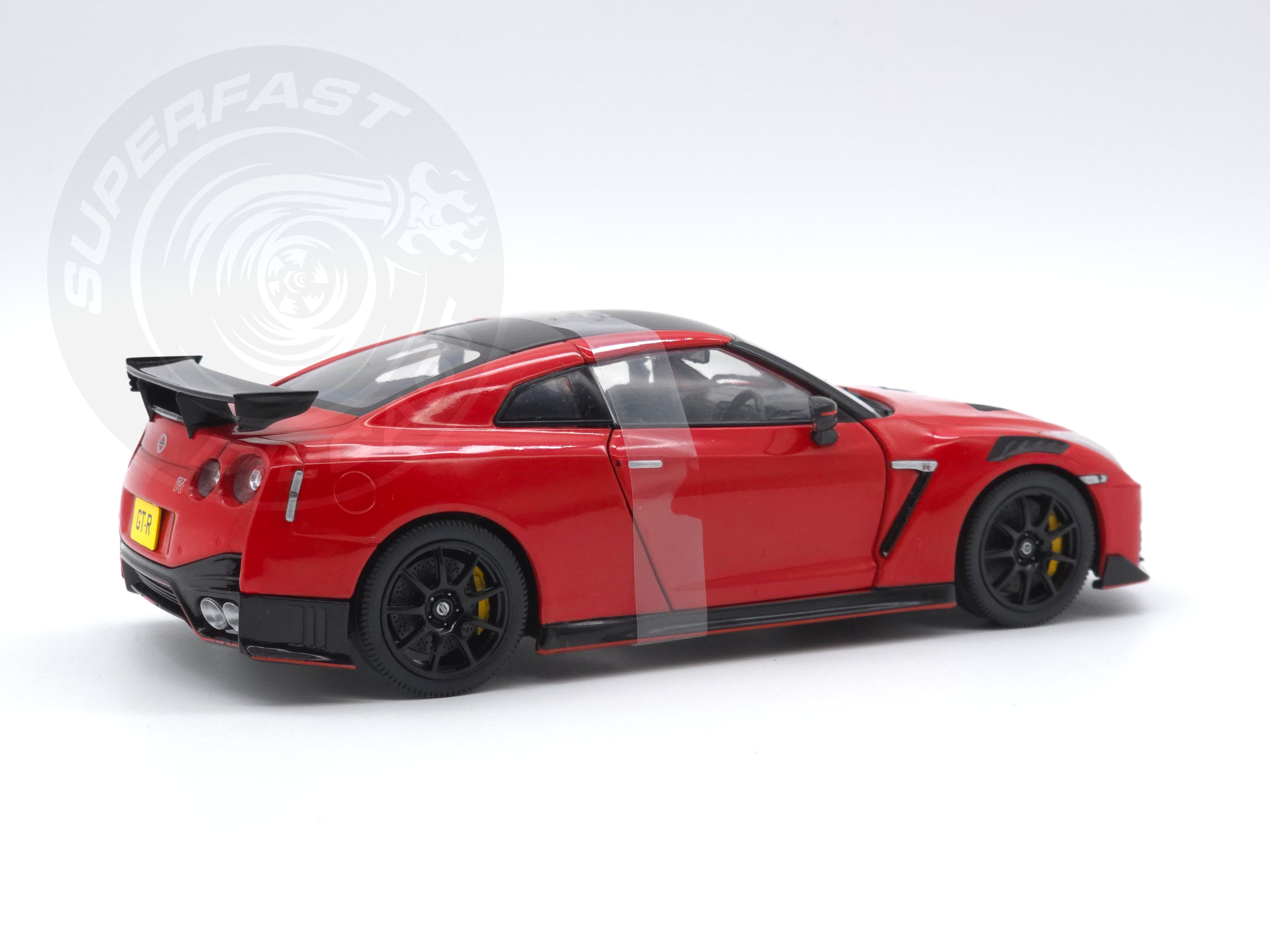 Whitebox 1:24 Scale Diecast Model Car - 2021 NISSAN GT-R Nismo in Red - WB124231