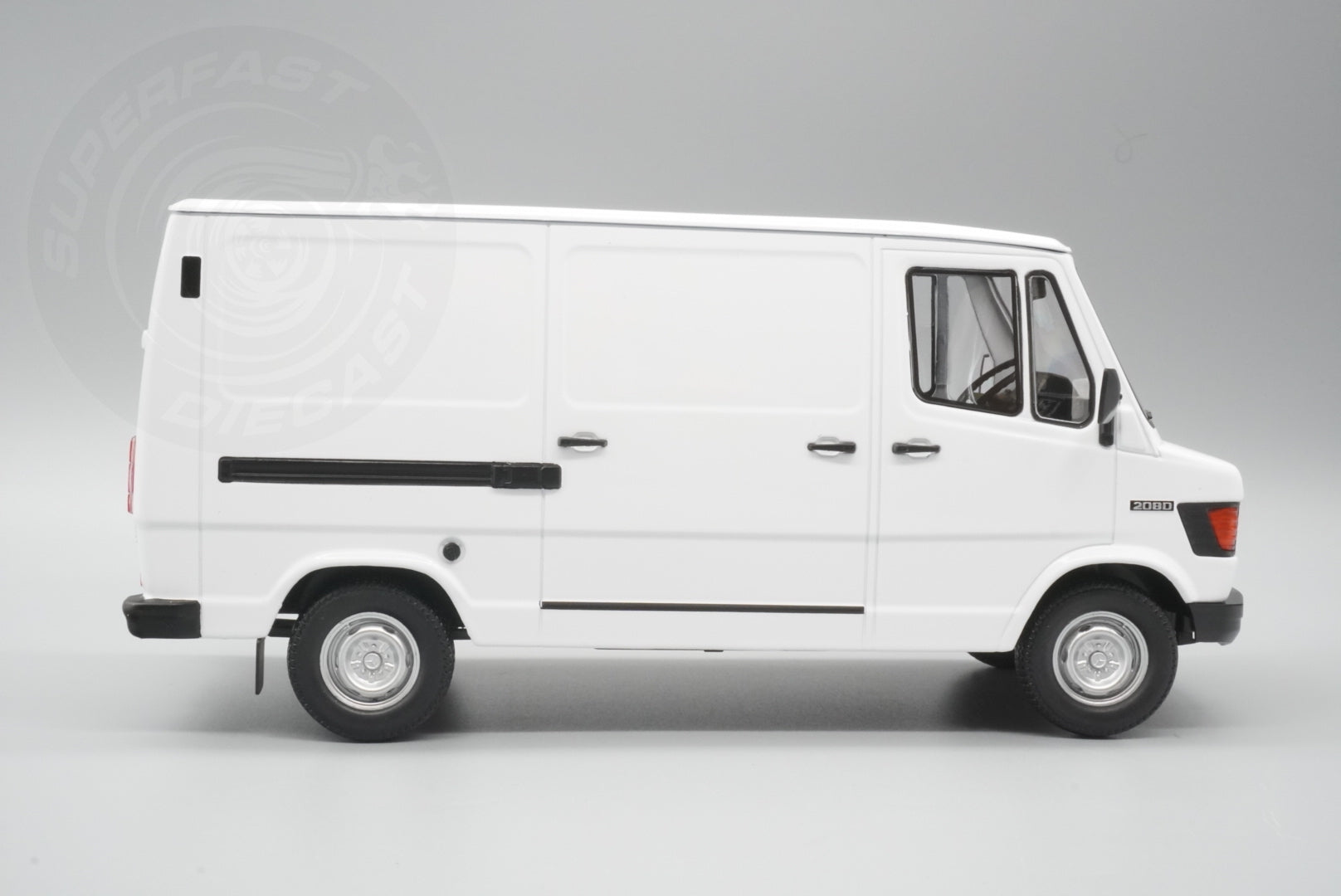 KK Scale 1:18 Scale Diecast - 1988 Mercedes 208 D Delivery Van, White - KKDC180301