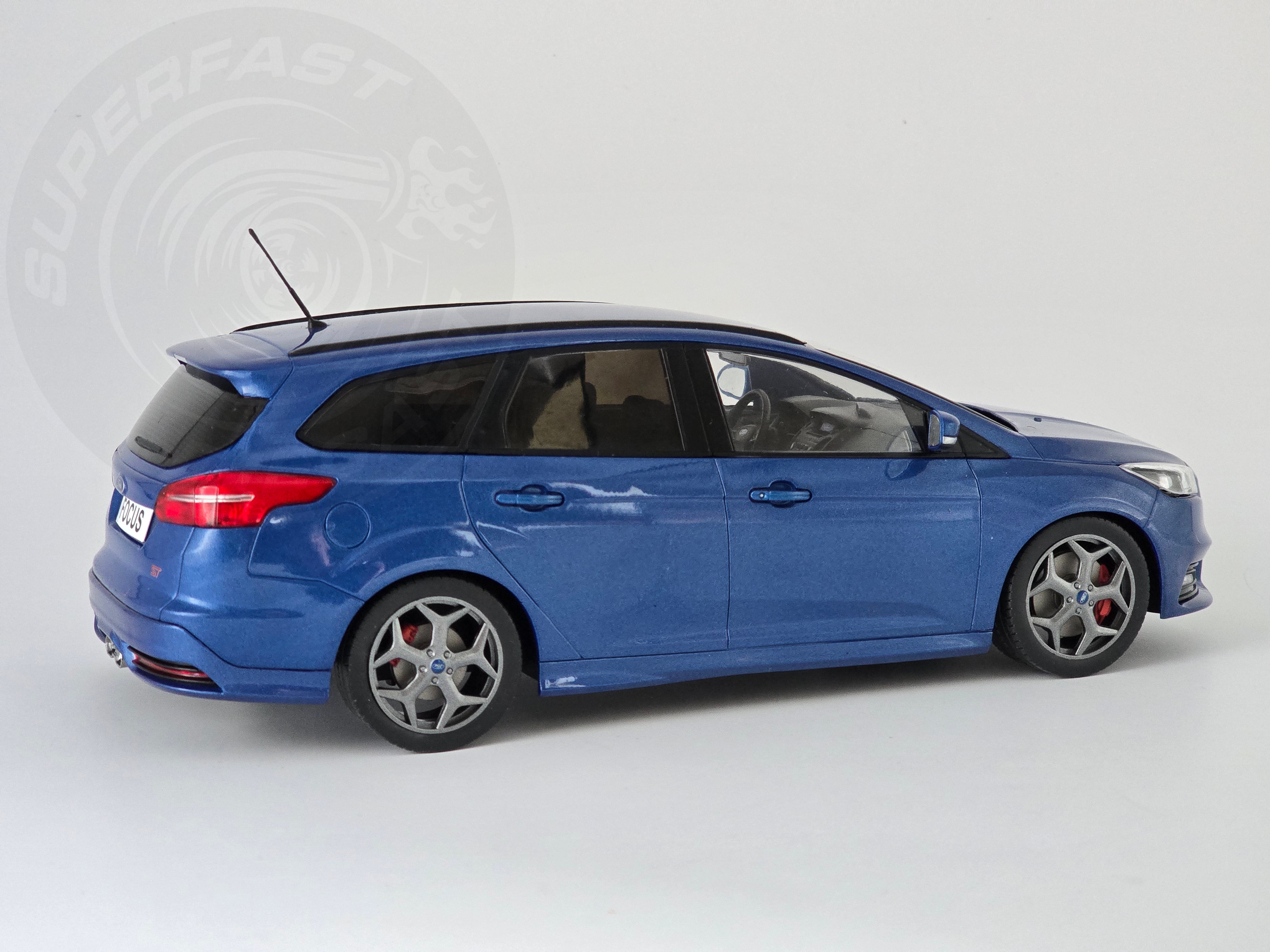 IXO 1:18 Scale Diecast - 2014 Ford Focus ST Estate (Turnier), Blue - MCG18465