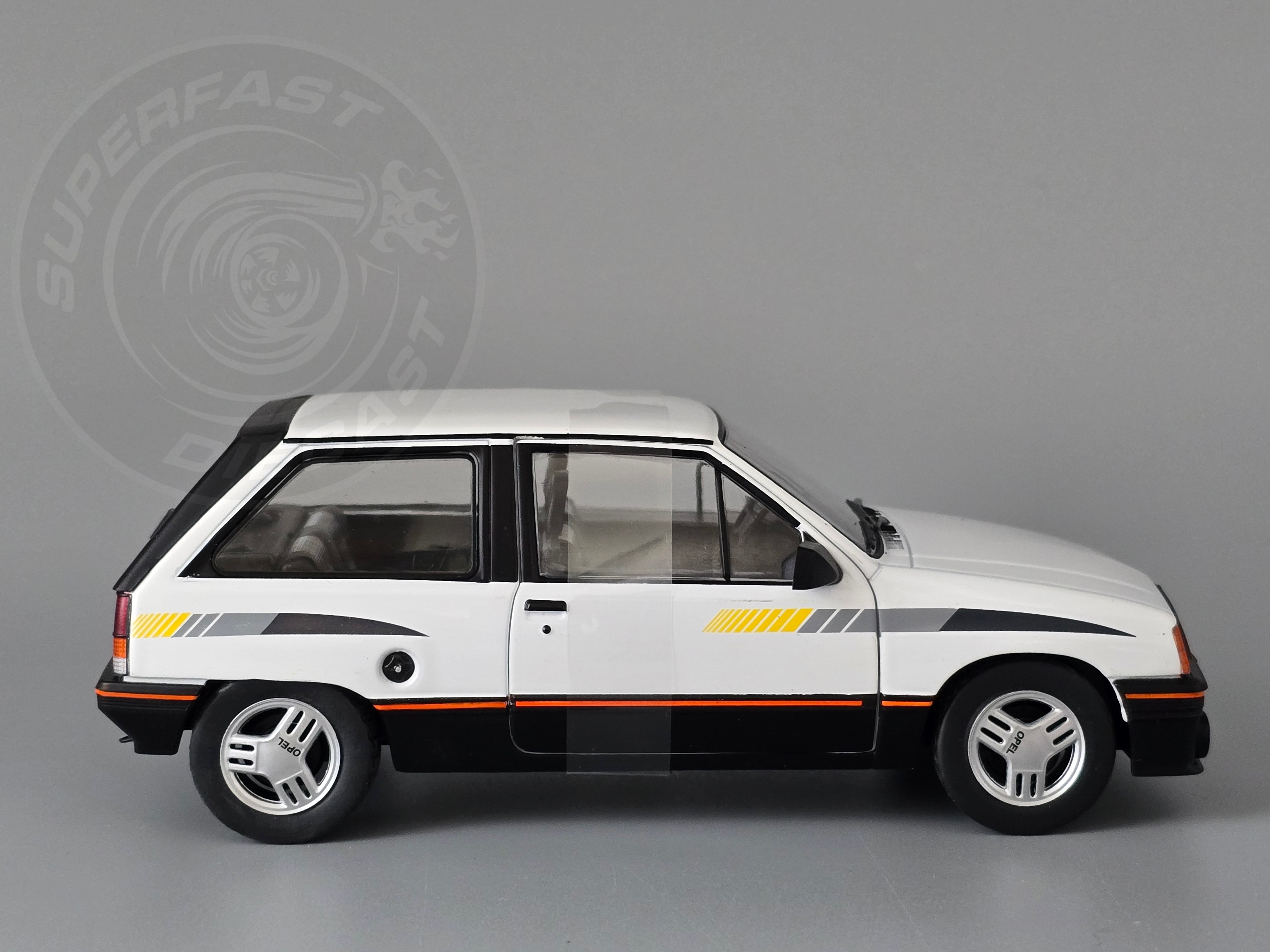 Whitebox 1:24 Scale Diecast Model Car - 1985 Opel Corsa SR (Vauxhall Nova), White