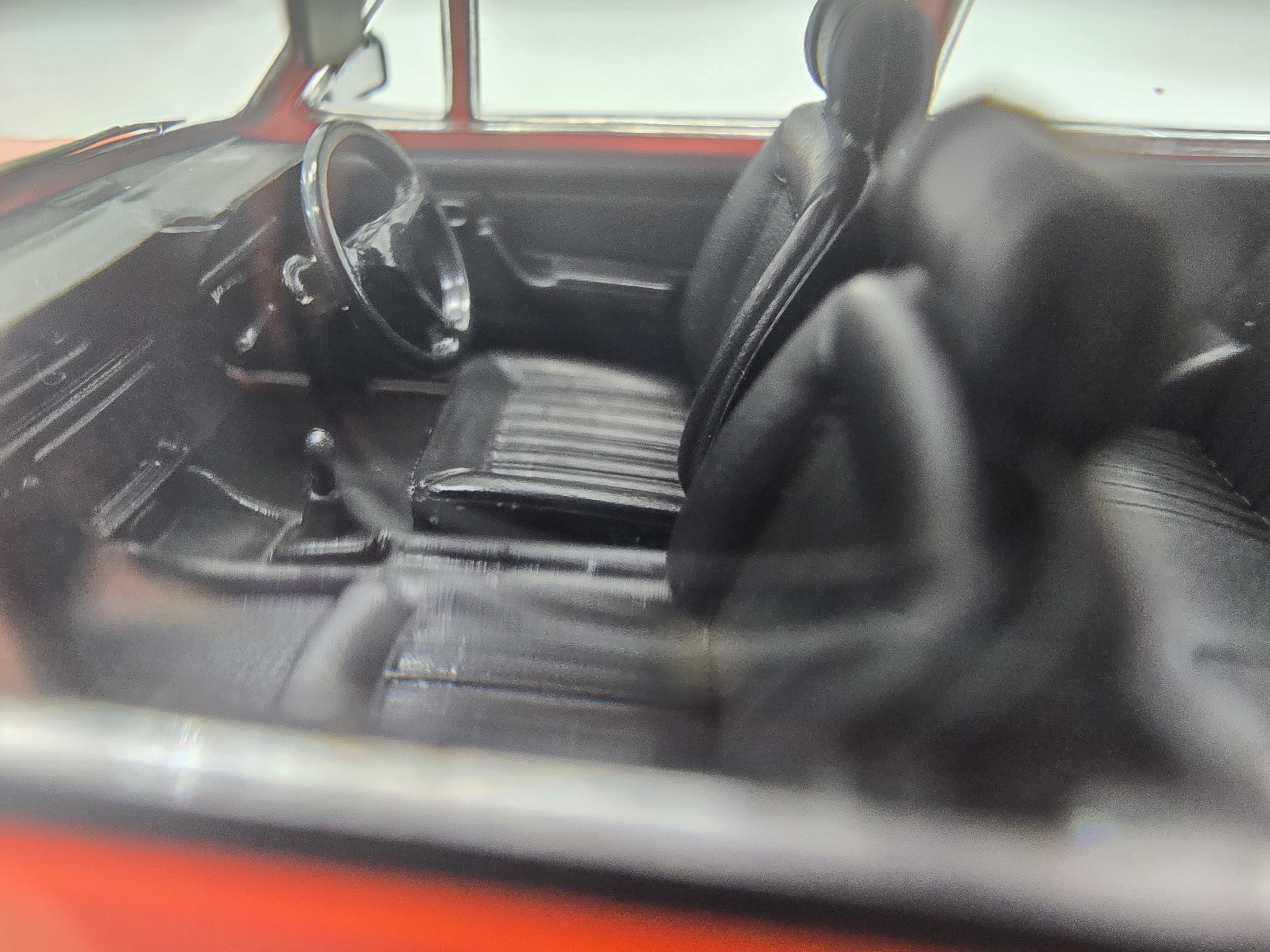 CORGI VANGUARDS 1:43 - 1976 Ford Escort Mk2 RS2000, Carnival Red - VA14910