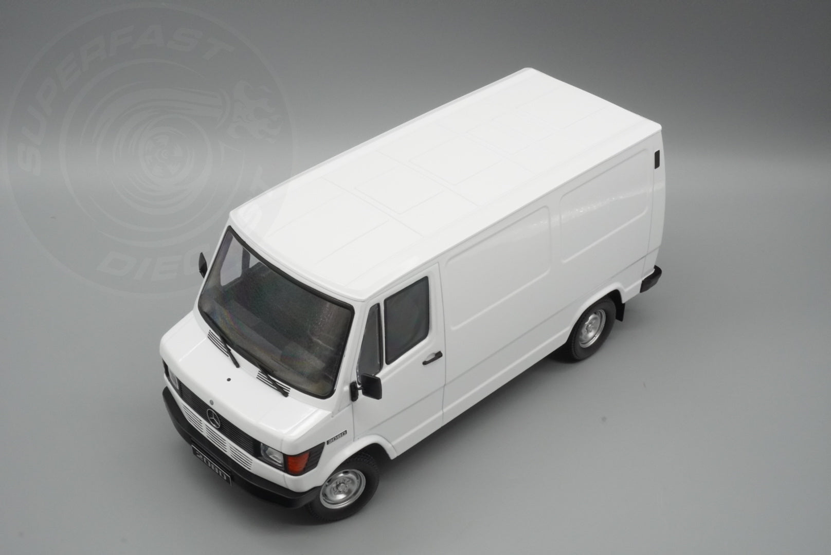 KK Scale 1:18 Scale Diecast - 1988 Mercedes 208 D Delivery Van, White - KKDC180301