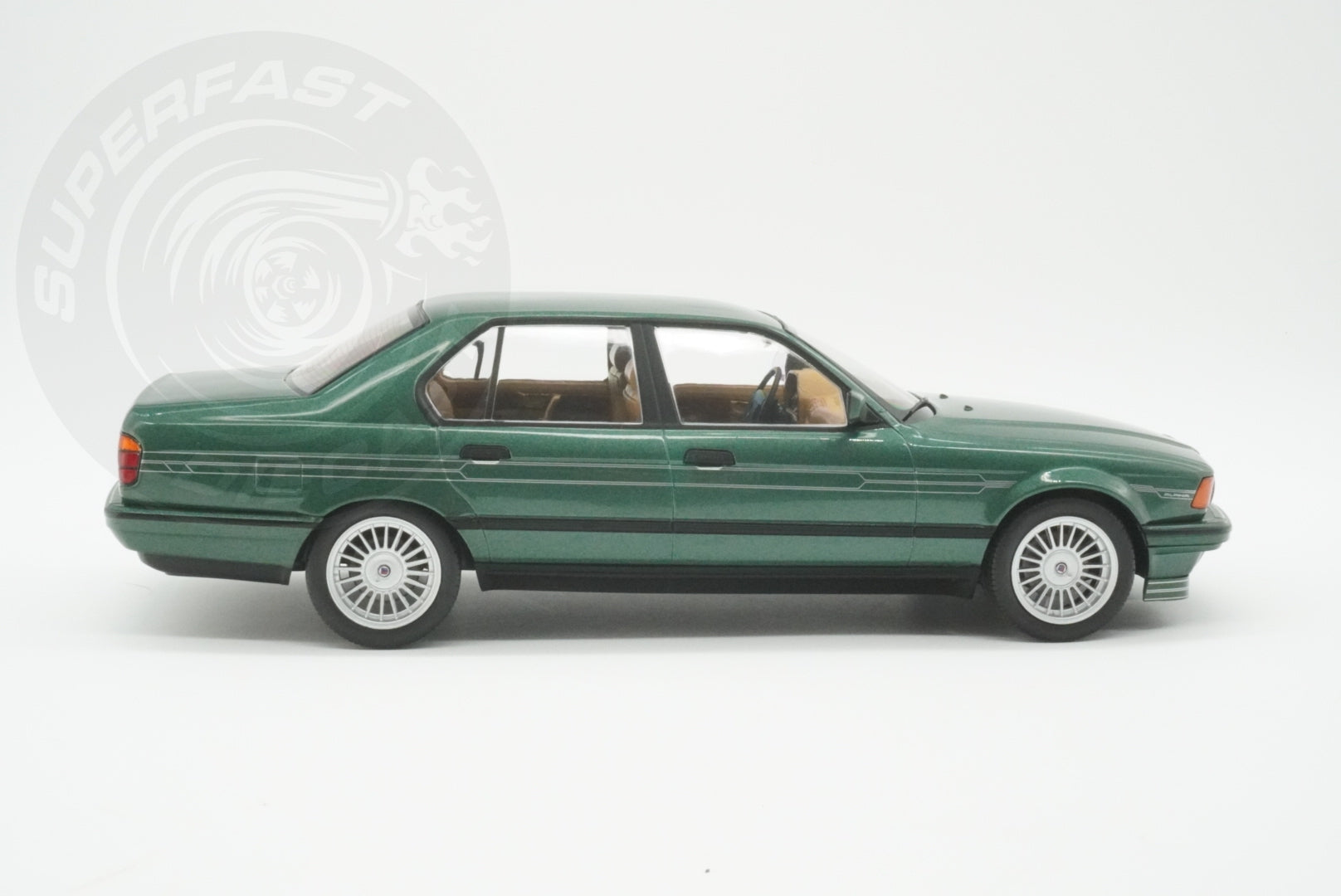 MCG 1:18 Scale Diecast Model Car - 1992 BMW Alpina B11 3,5, Green - MCG18233